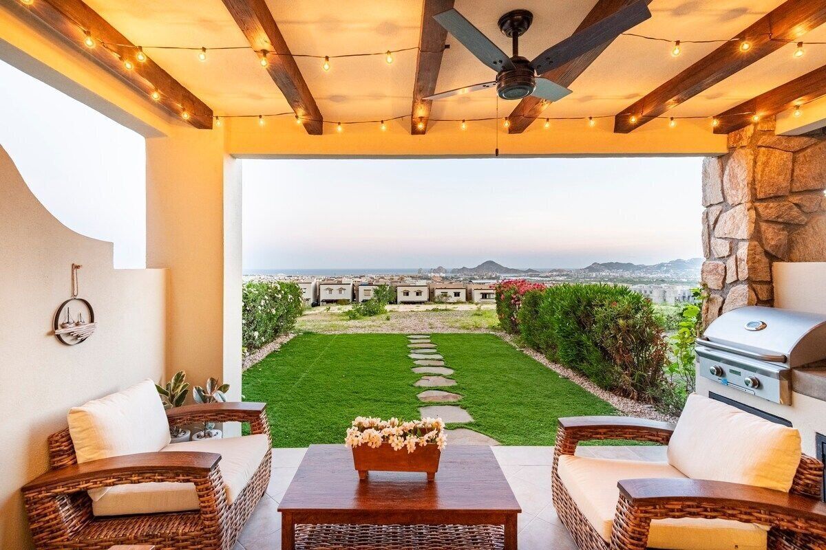 Condo with Spectacular Ocean View Sunsets