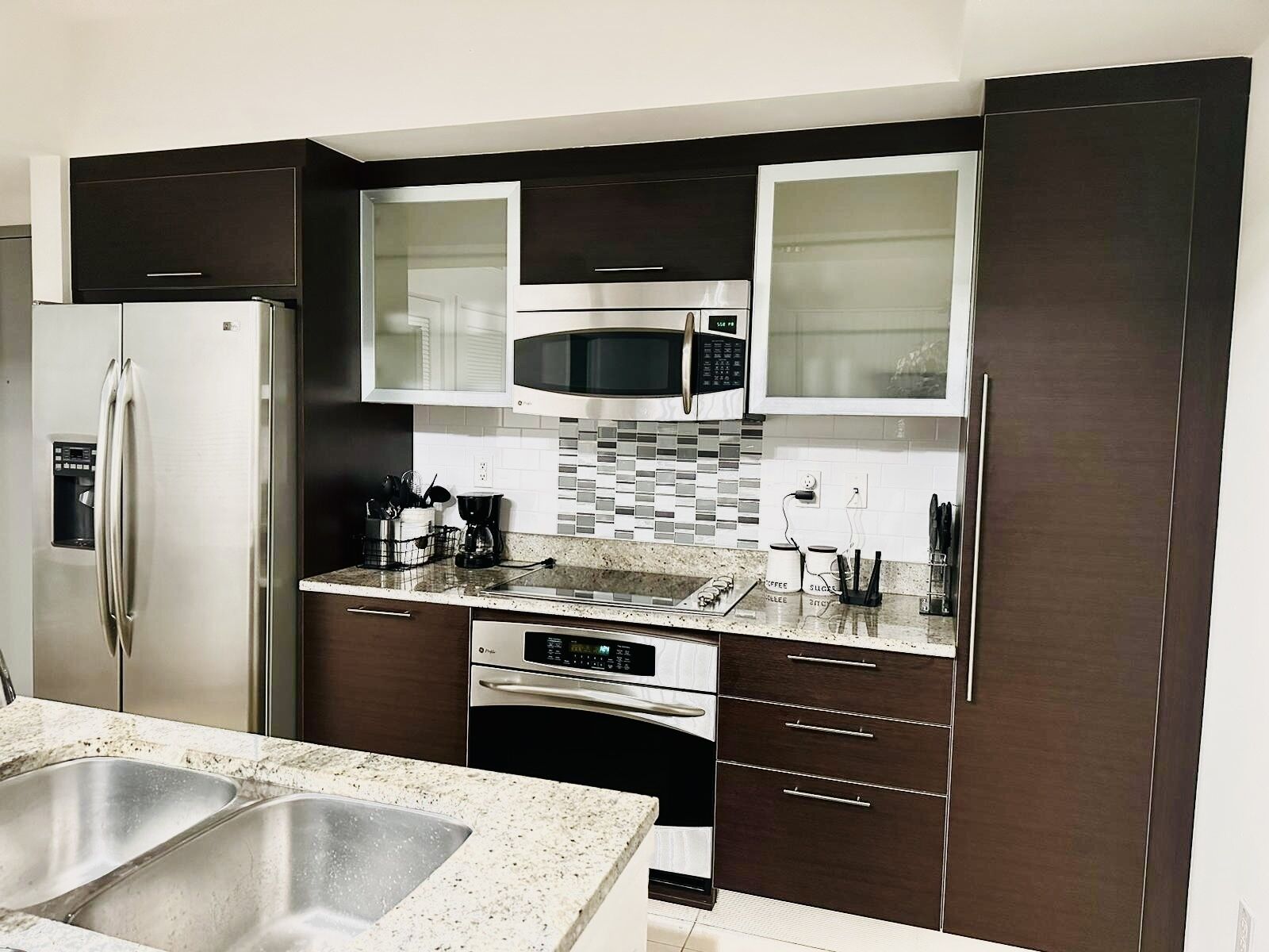 Entire apartment to enjoy! 5 min away from Ybor City, river walk, and aquarium.