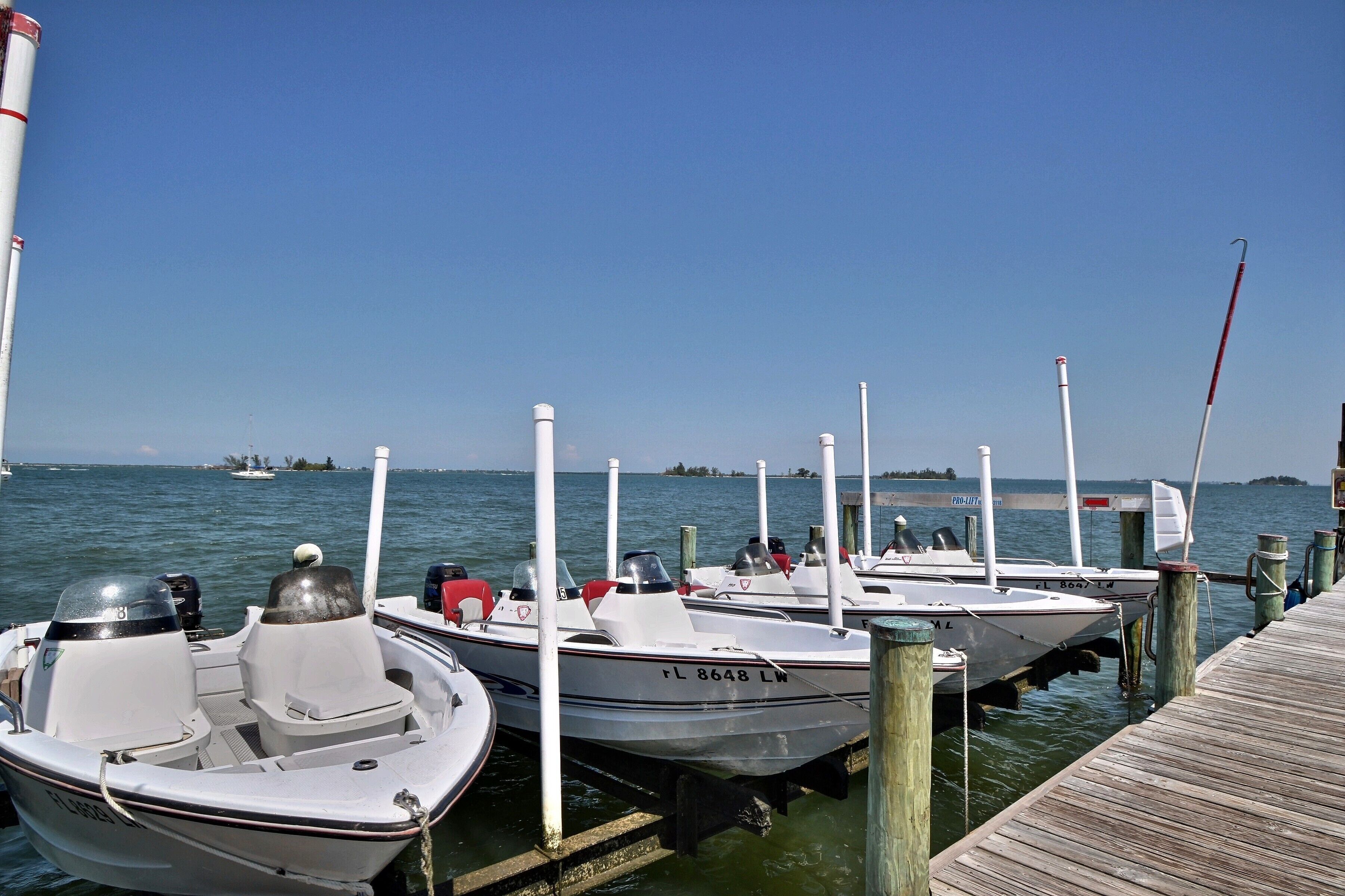 Beautiful 2 bedroom-1 bath on the River available 12/8/2023-12/15/2023