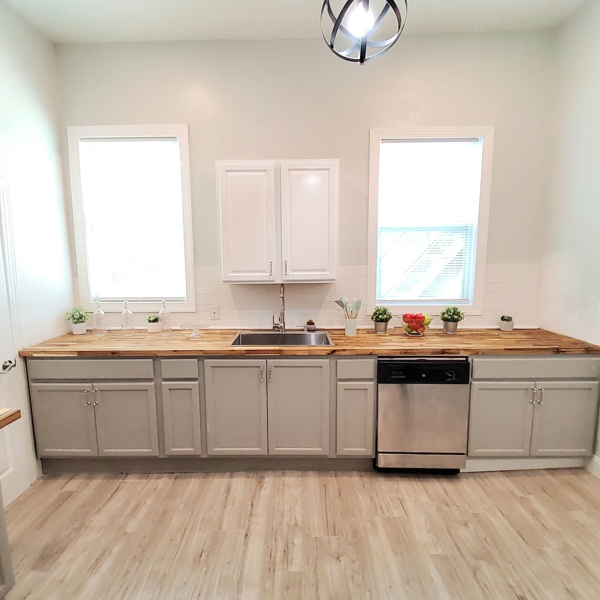 Remodeled 1st floor Gem in Historic Savannah