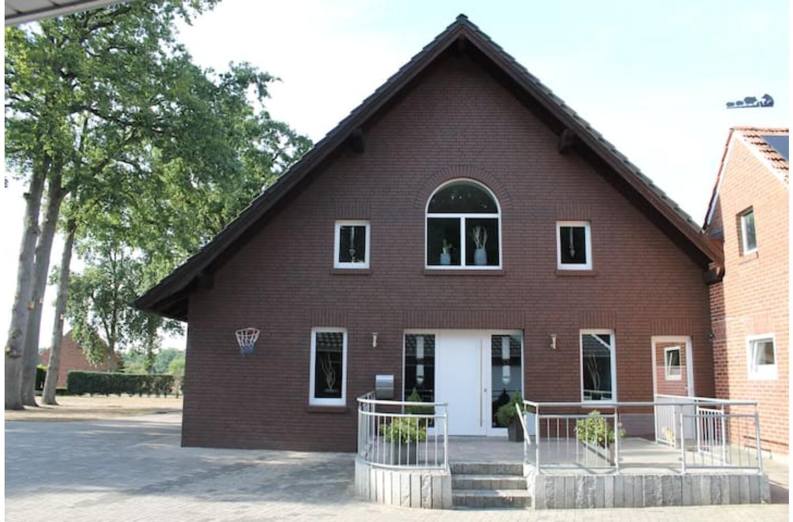 Schöne Eigentumswohnung mit Terrasse für 2 Pers