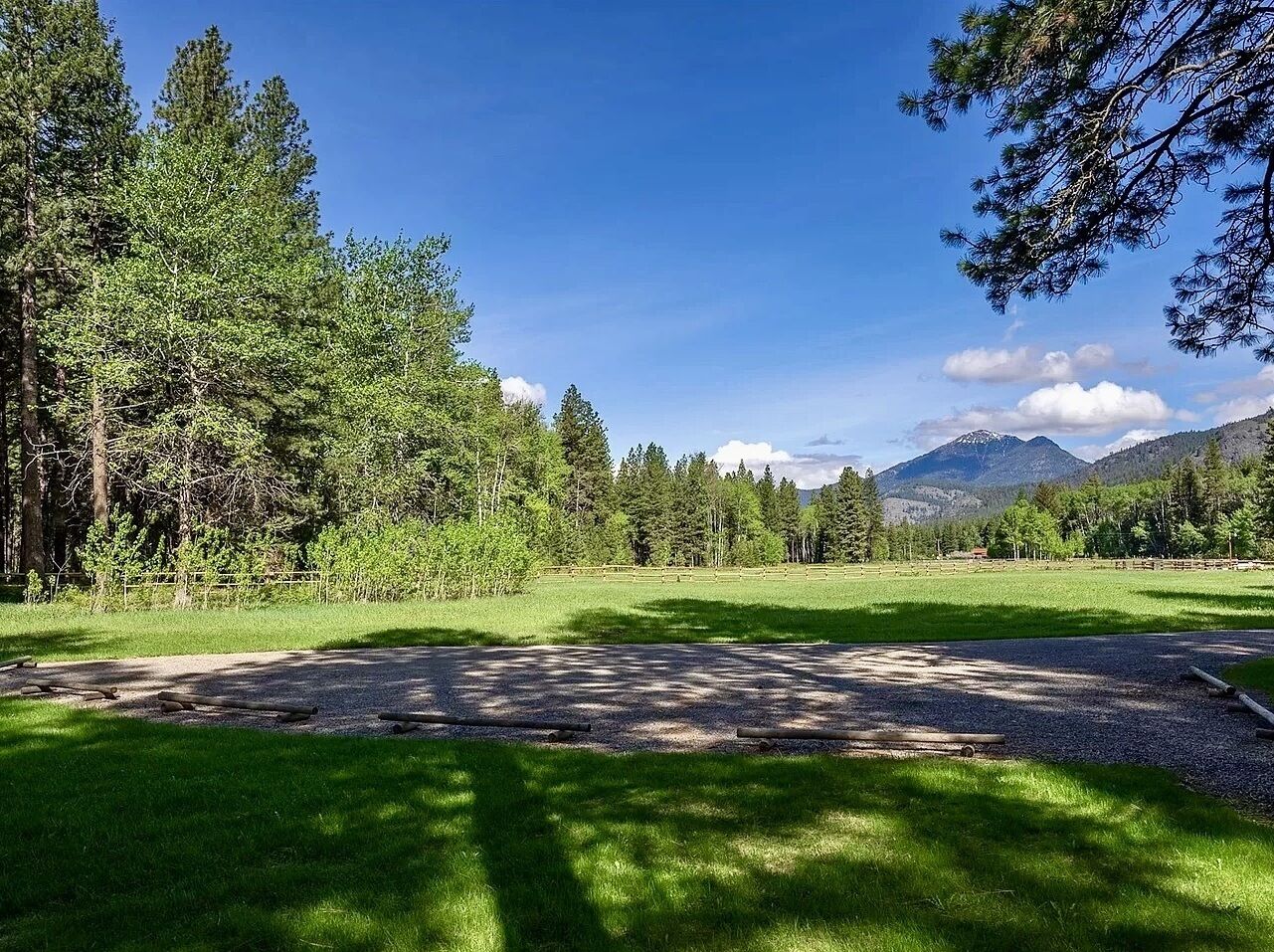 Brown's Farm Studio-Walk to the Ski Trail!