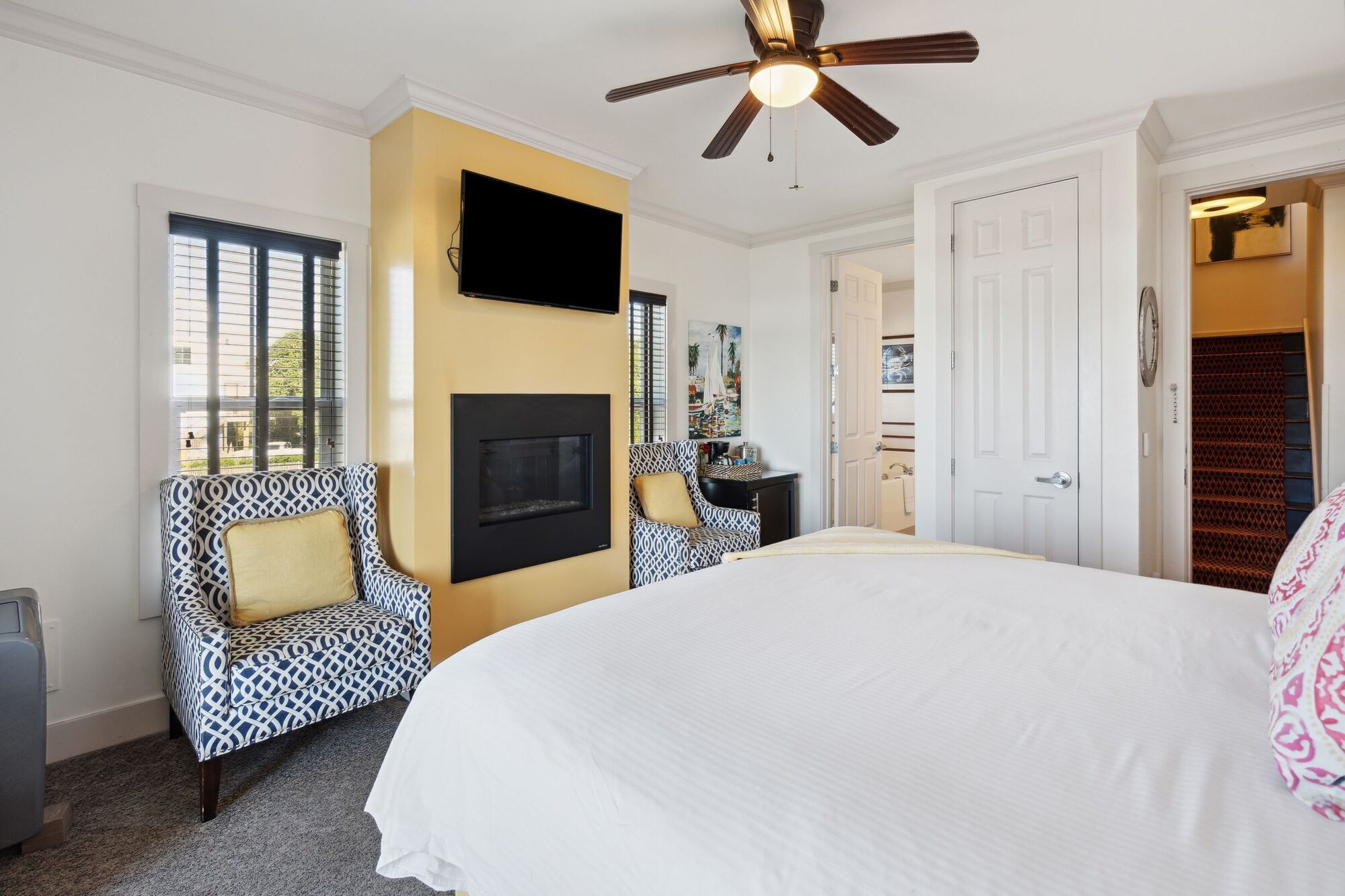 Make Regatta Inn your Folly Beach home away from home.