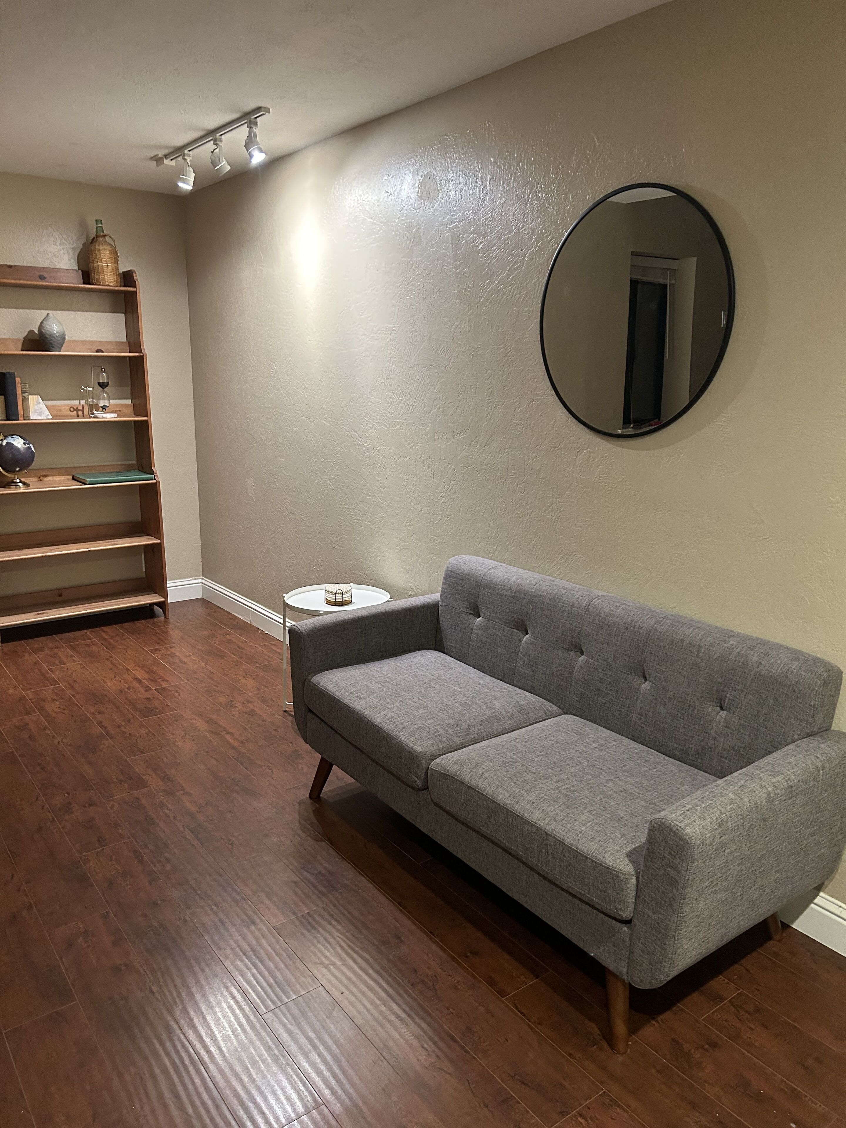 One bedroom redwood retreat with hiking trails 