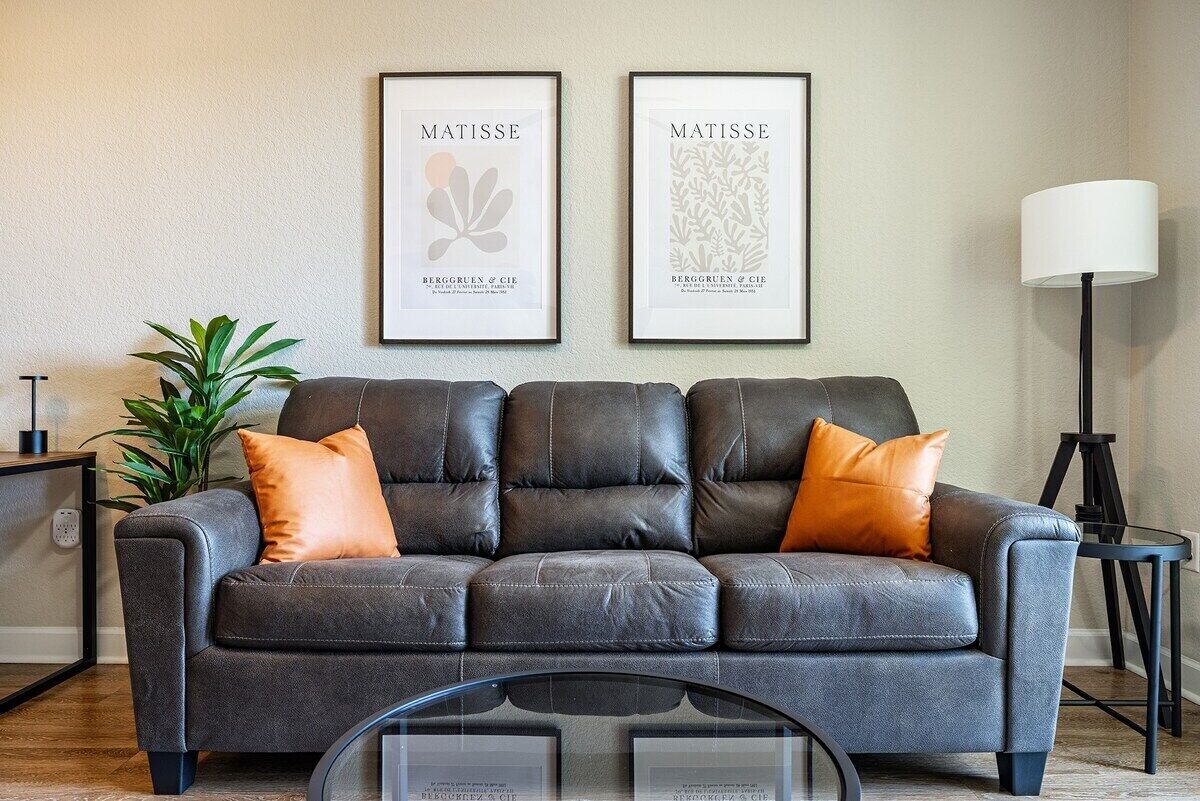 Contemporary 1/1 King APT | Saltwater Heated Pool