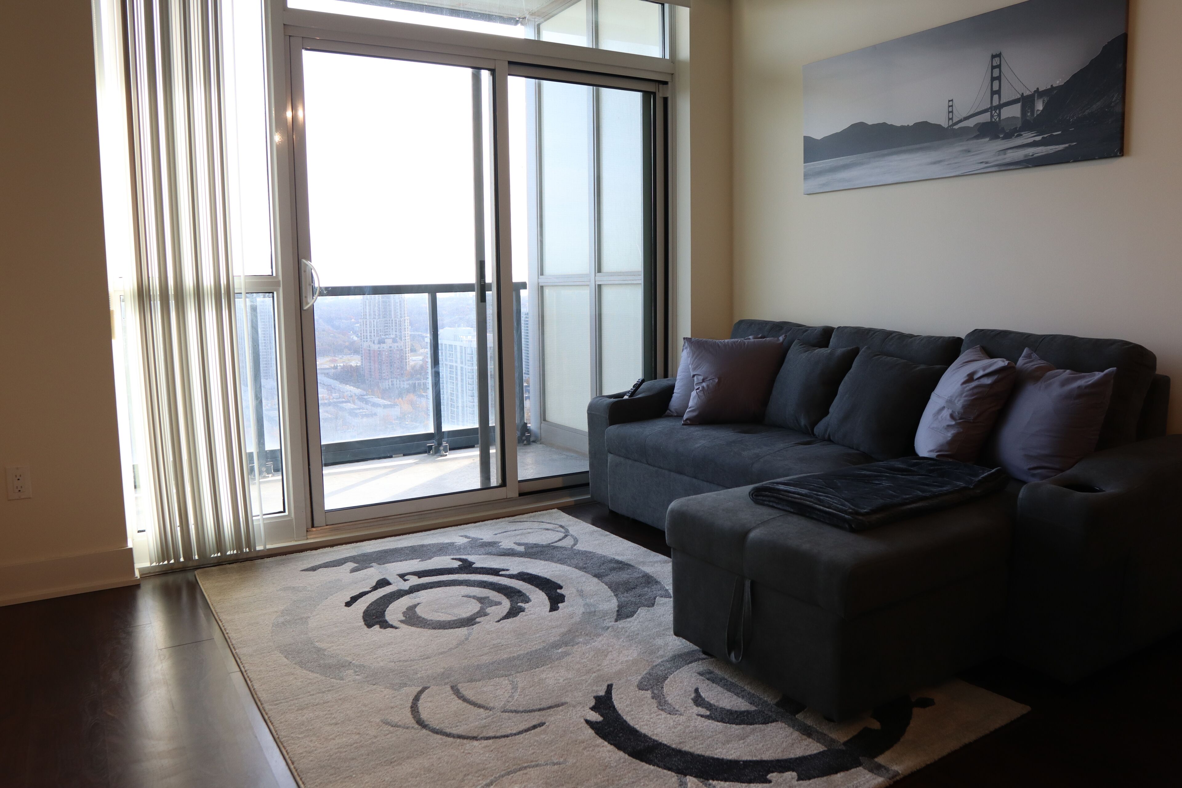Luxurious 2BR 1Bath Condo in North York