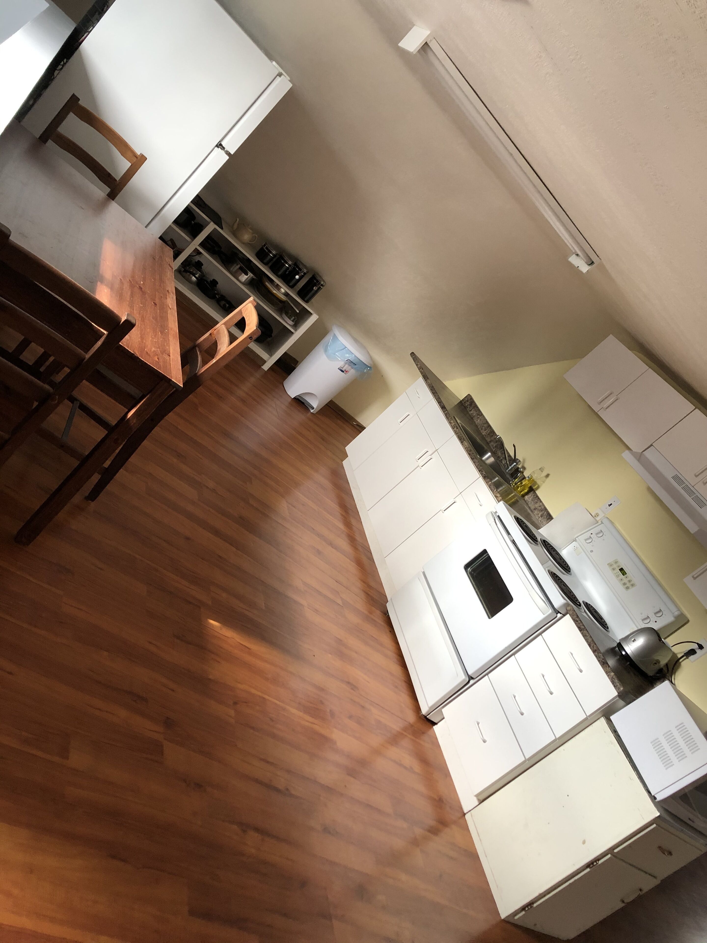 Cozy 2 Bedroom Apartment
Hardisty AB
Fully Equipped & =Furnished