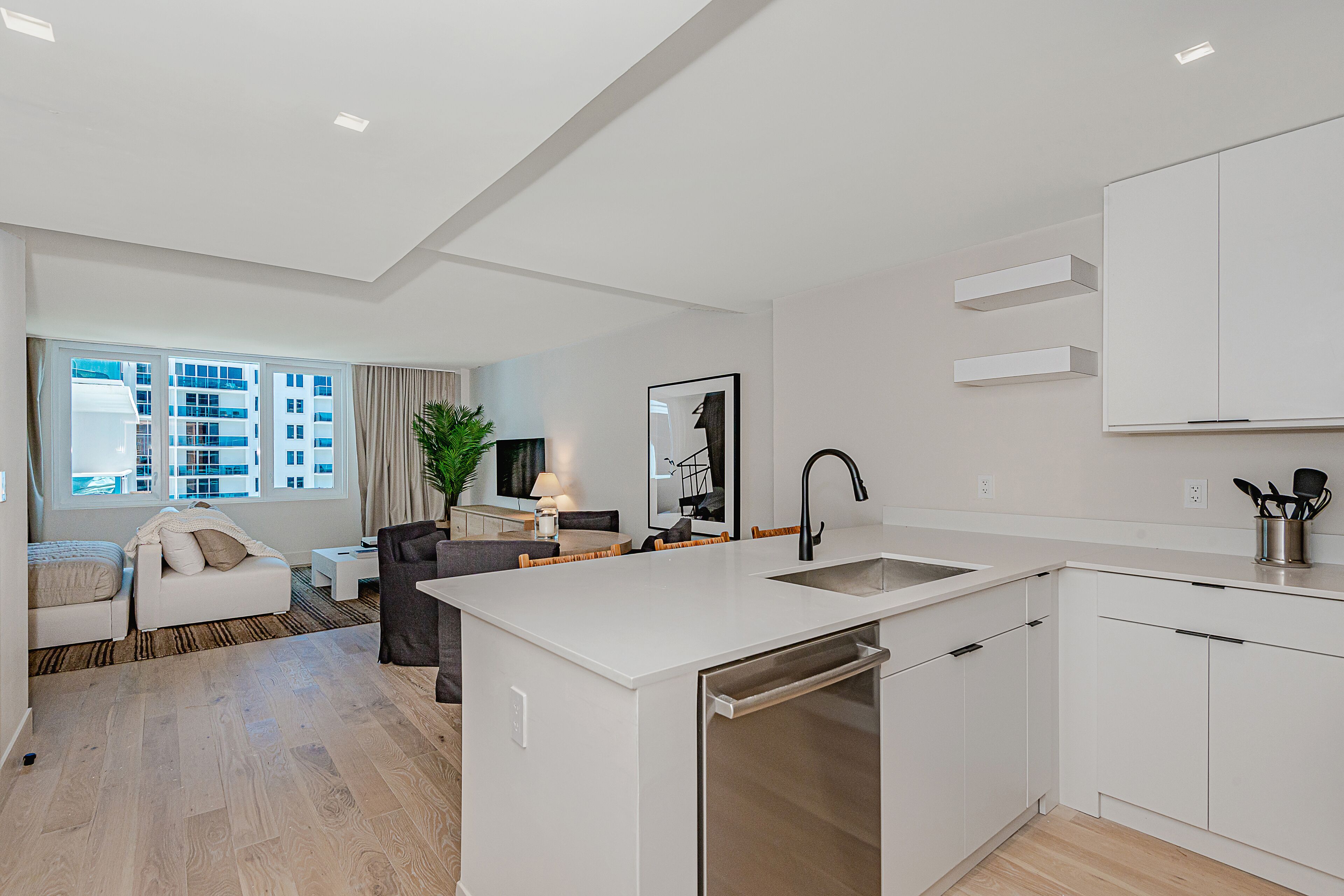 Gorgeous modern studio fully renovated