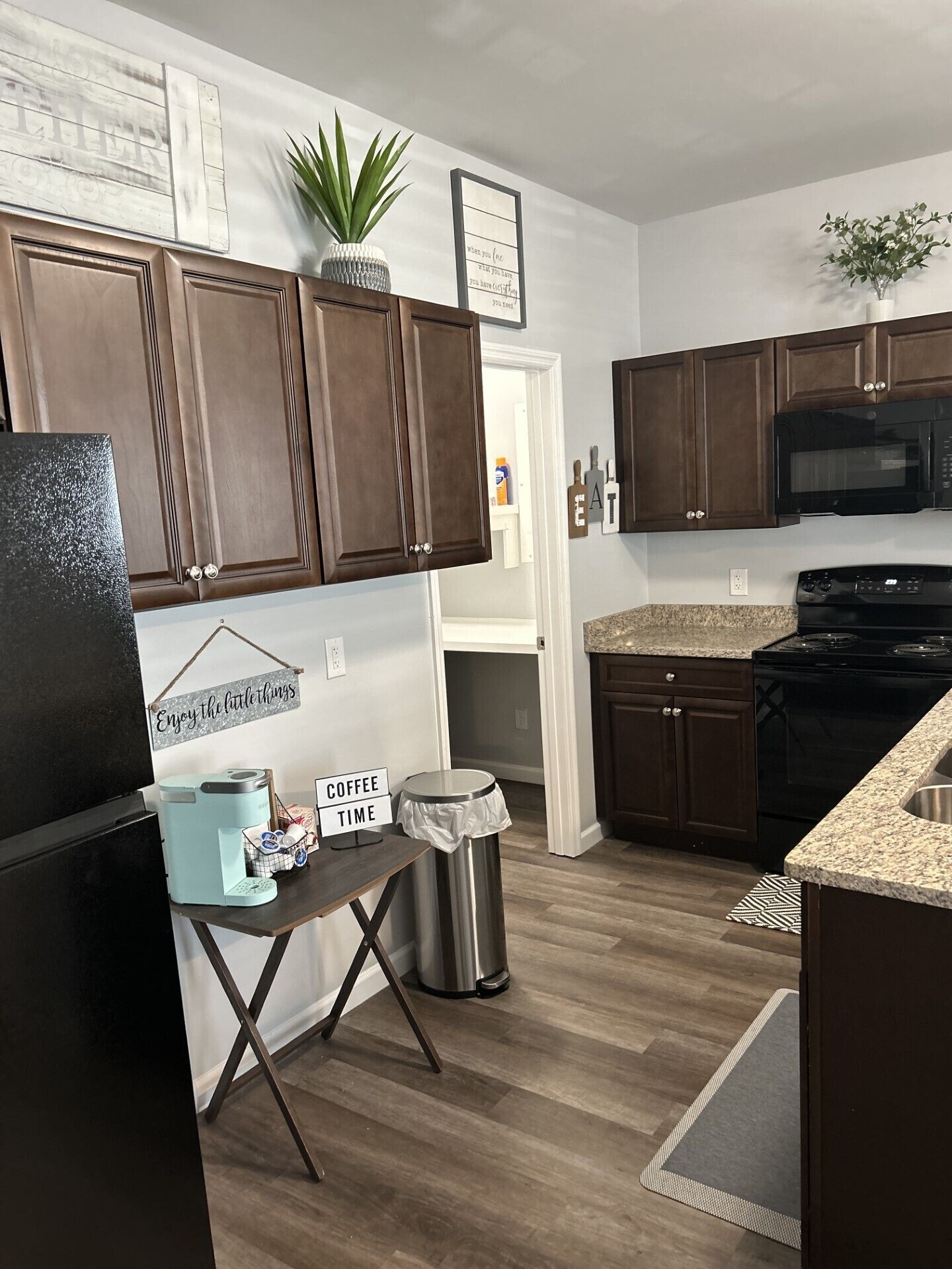 Favored Stay
Brand new spacious one bedroom apt. 10 mins away from Downtown Sav