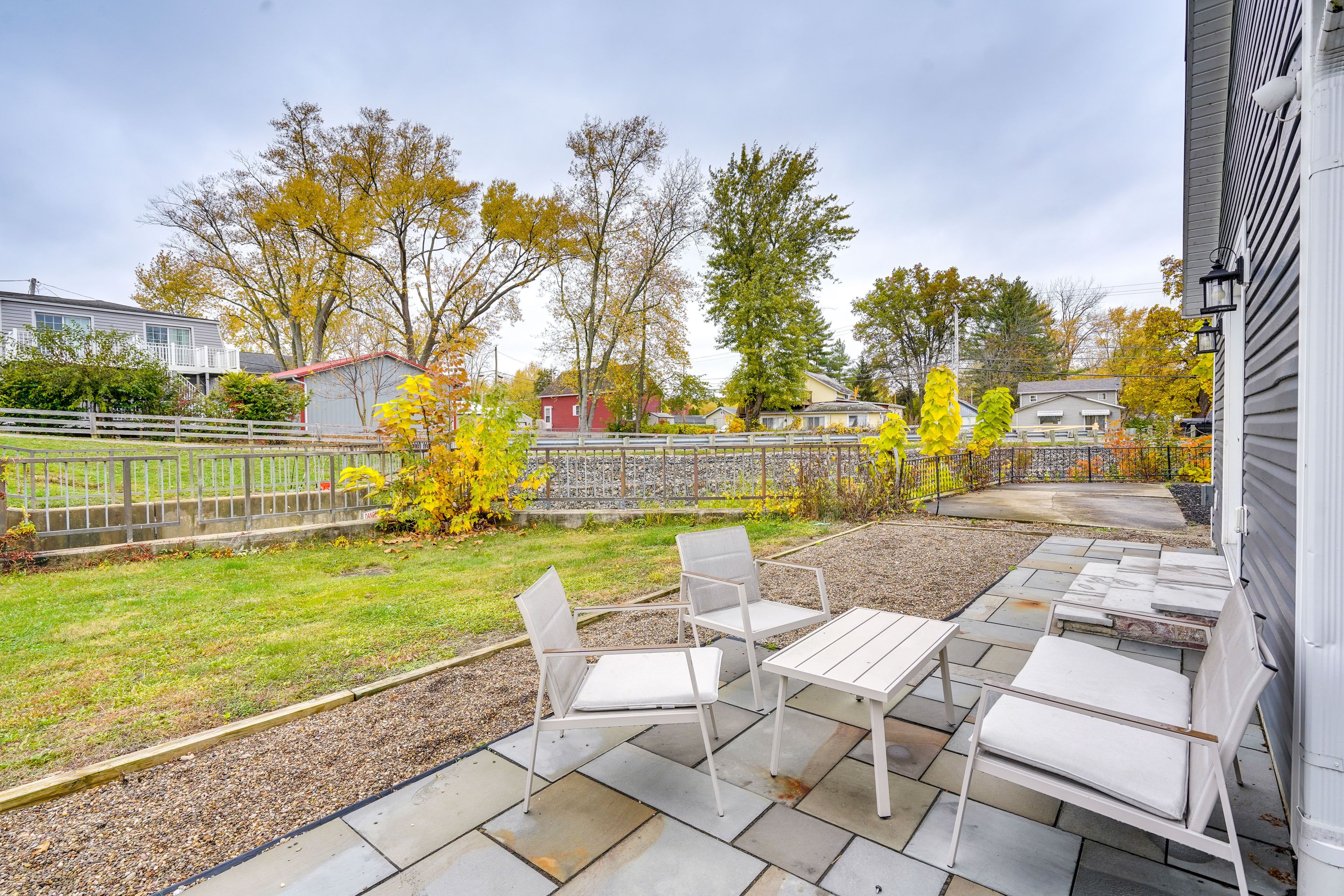 Cozy Ohio Home w/ Patio + Buckeye Lake Access!