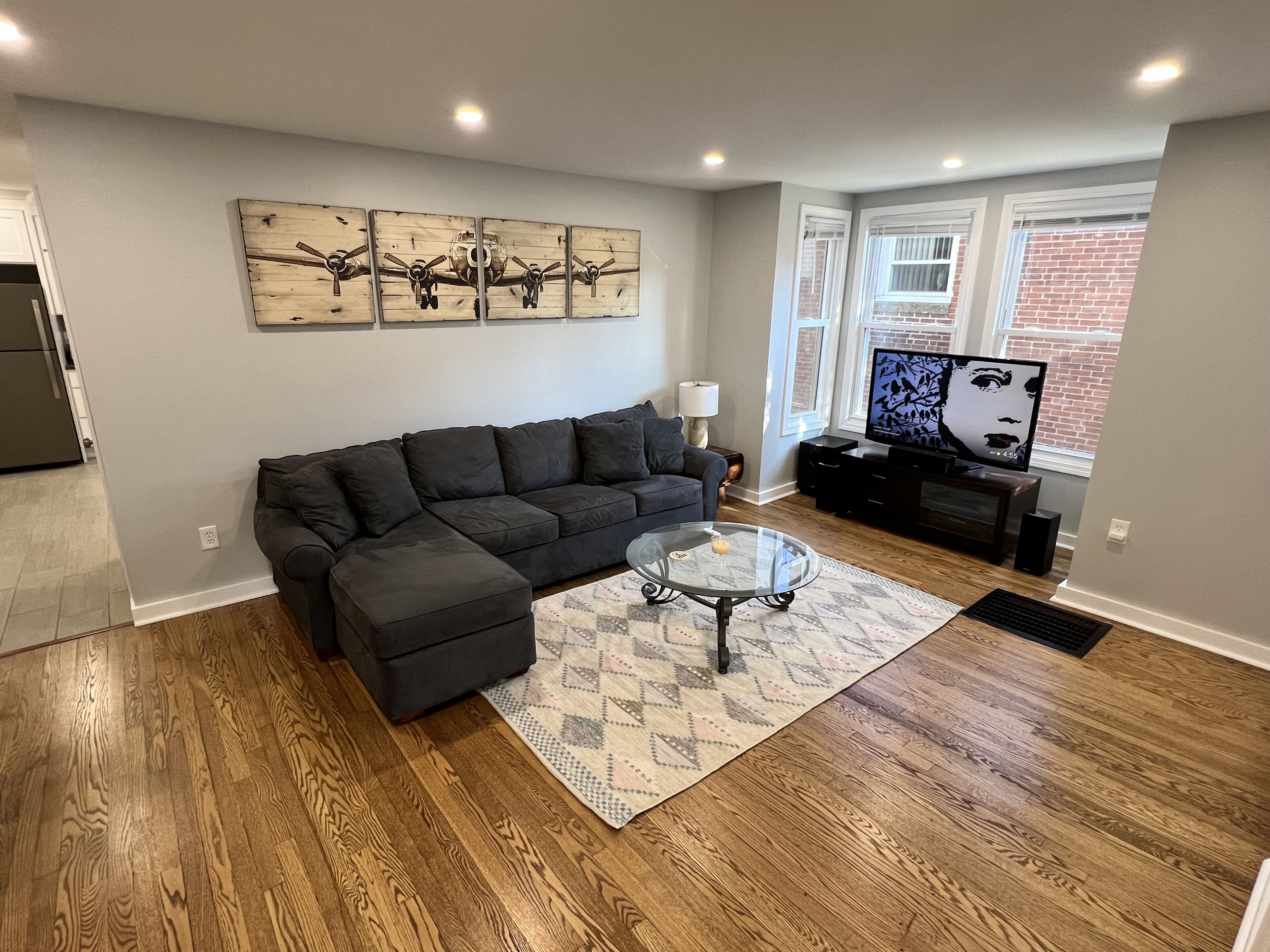 Large 1st floor of duplex in town center