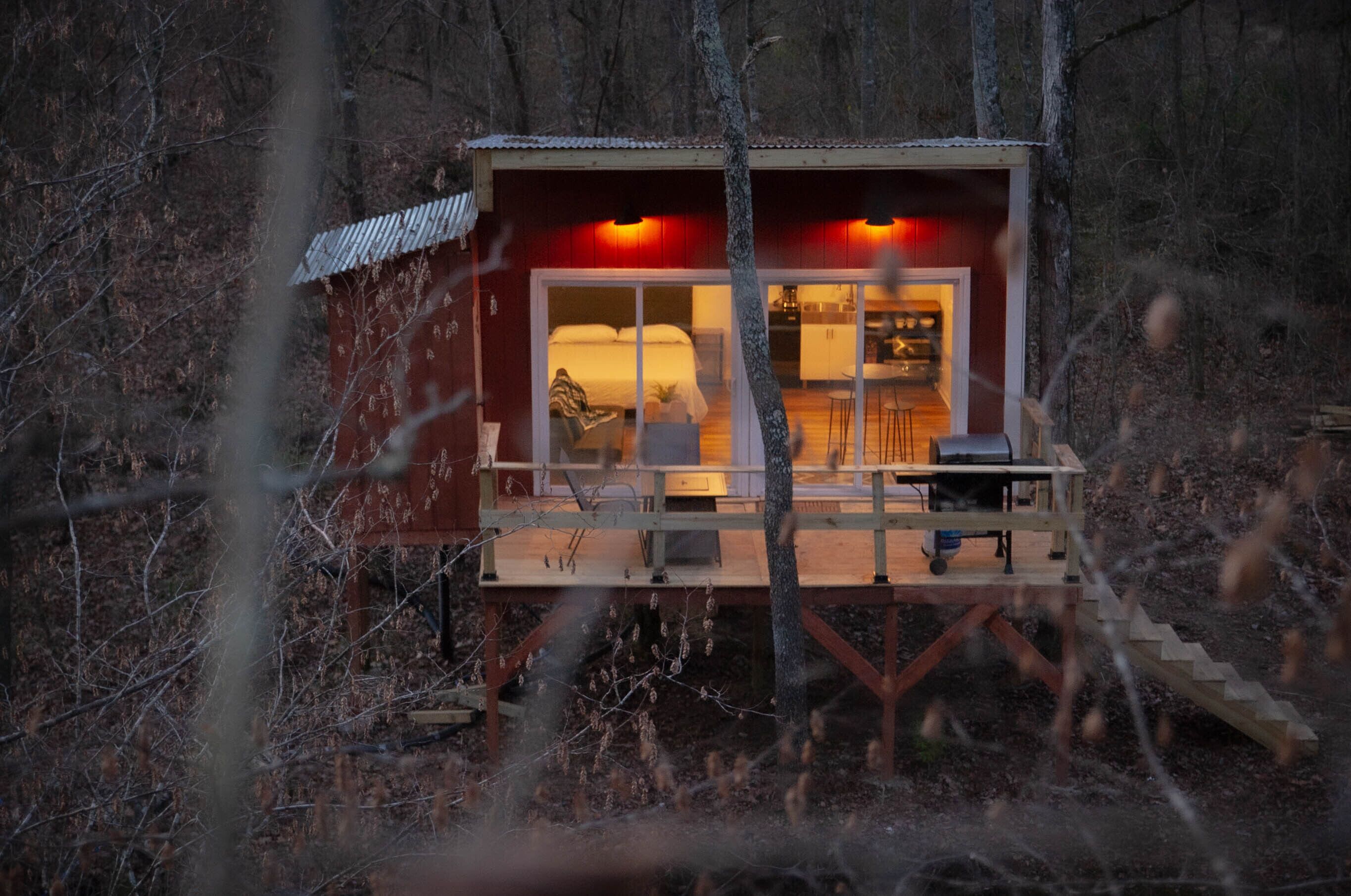 Romantic Wooded Current River Treehouse Getaway