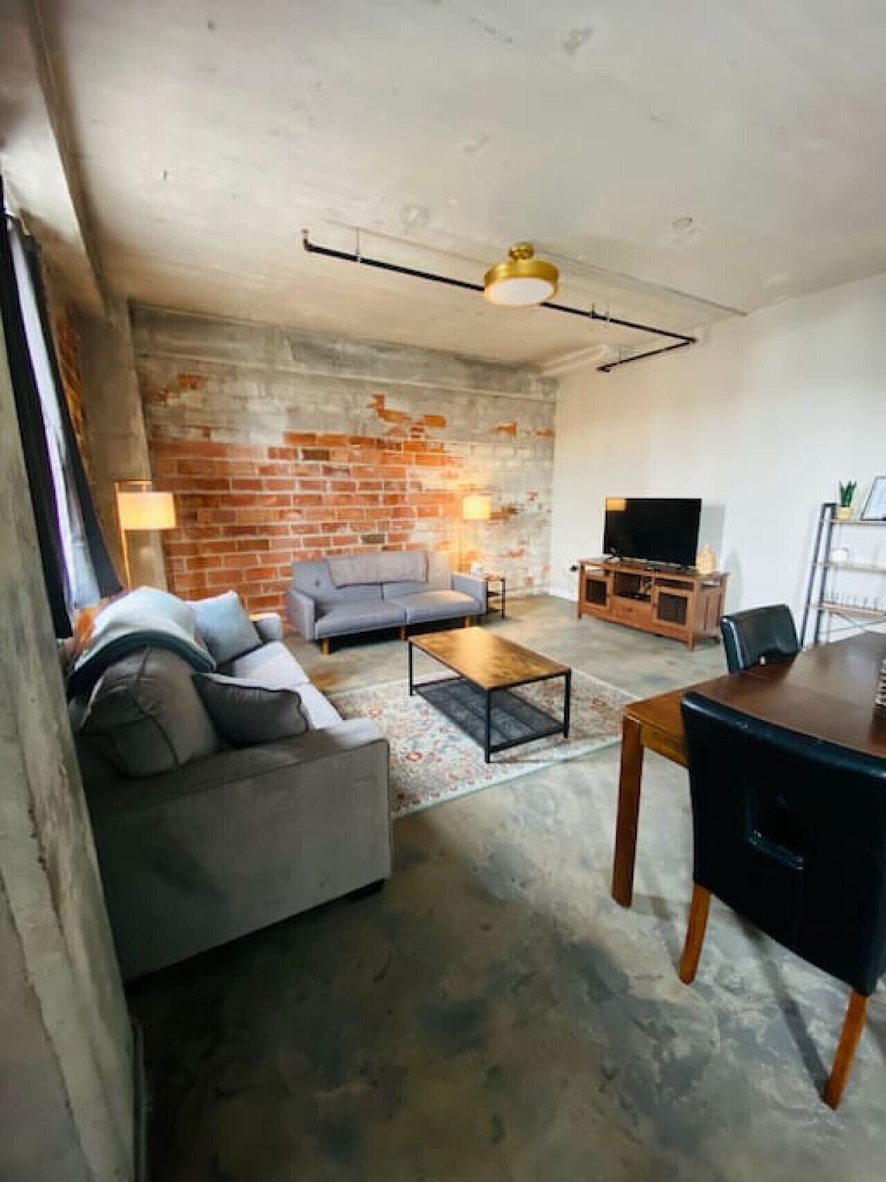 Modern industrial 2 BR, 2 bath Downtown (#7)