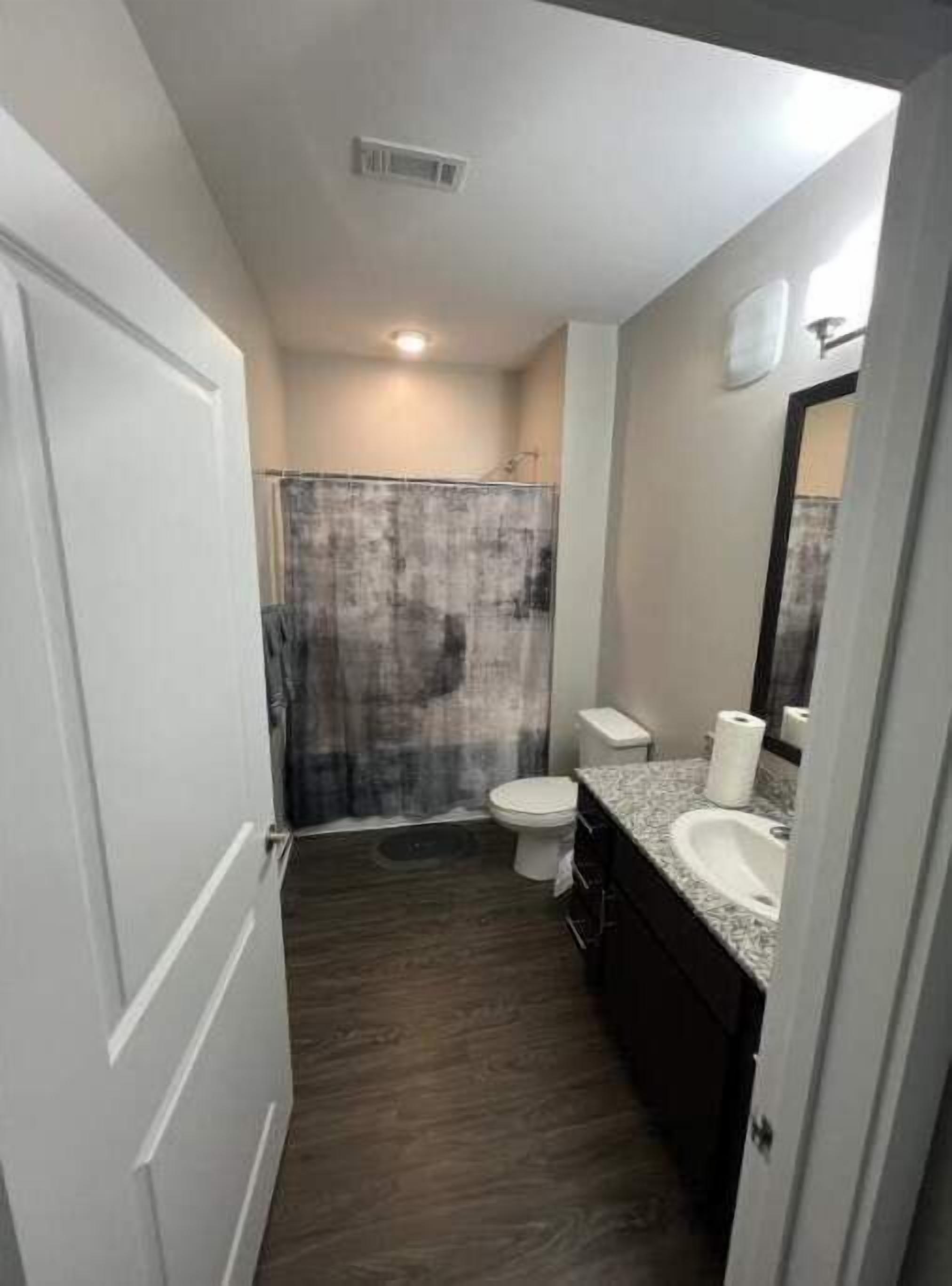 CASA 7: Luxury Downtown Condo 2BD 2BA + DT balcony view