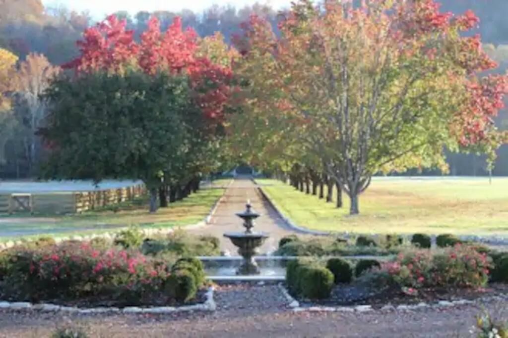 Entire Guesthouse on Nashville Horse Farm Close to Downtown