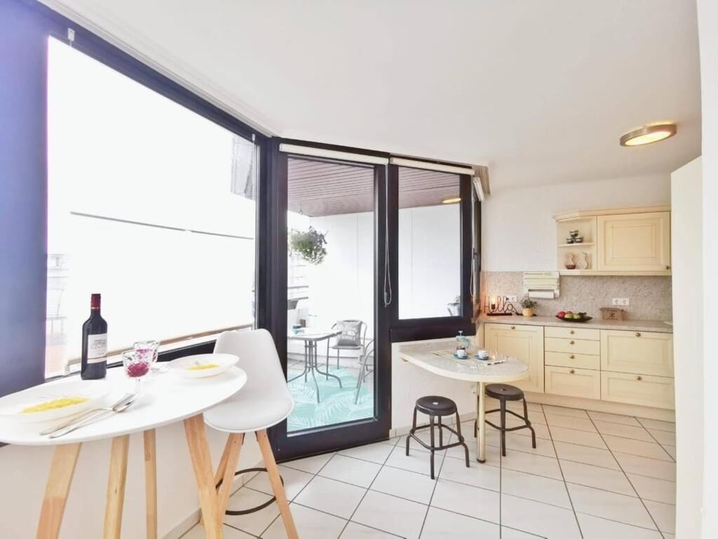 Wohnung mit 2 Schlafzimmern-für 3 Personen , 4te Etage mit Aufzug- 2 Balkone