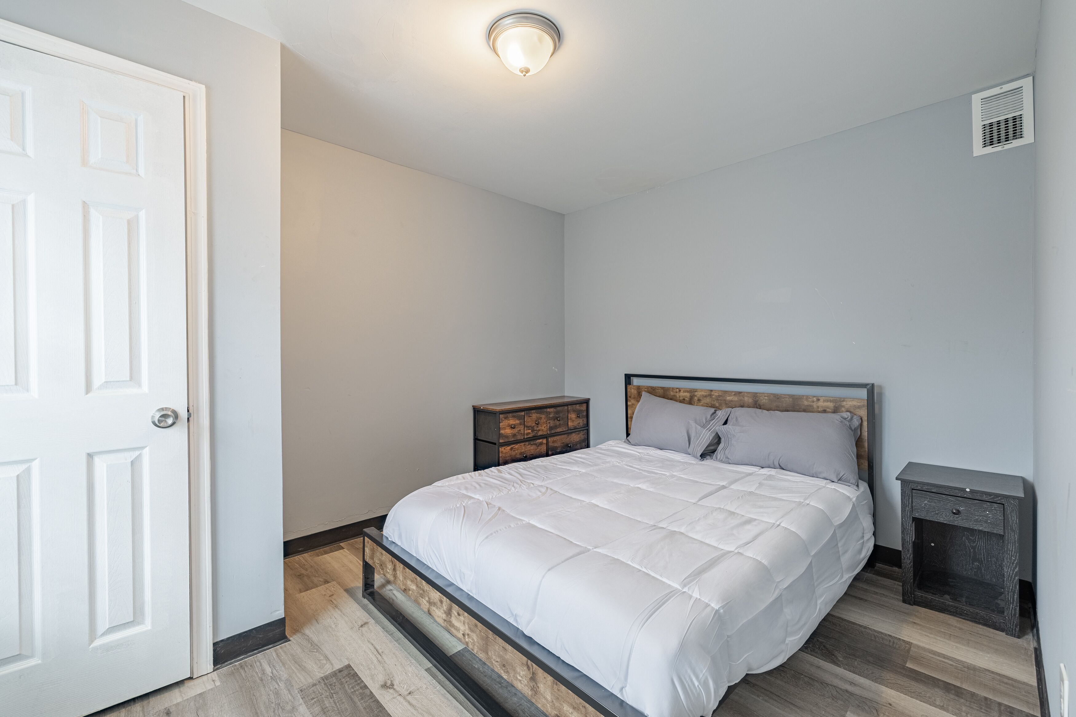 Modern Urban - Stay in the beating heart of D.C. Embrace modern at our city spot