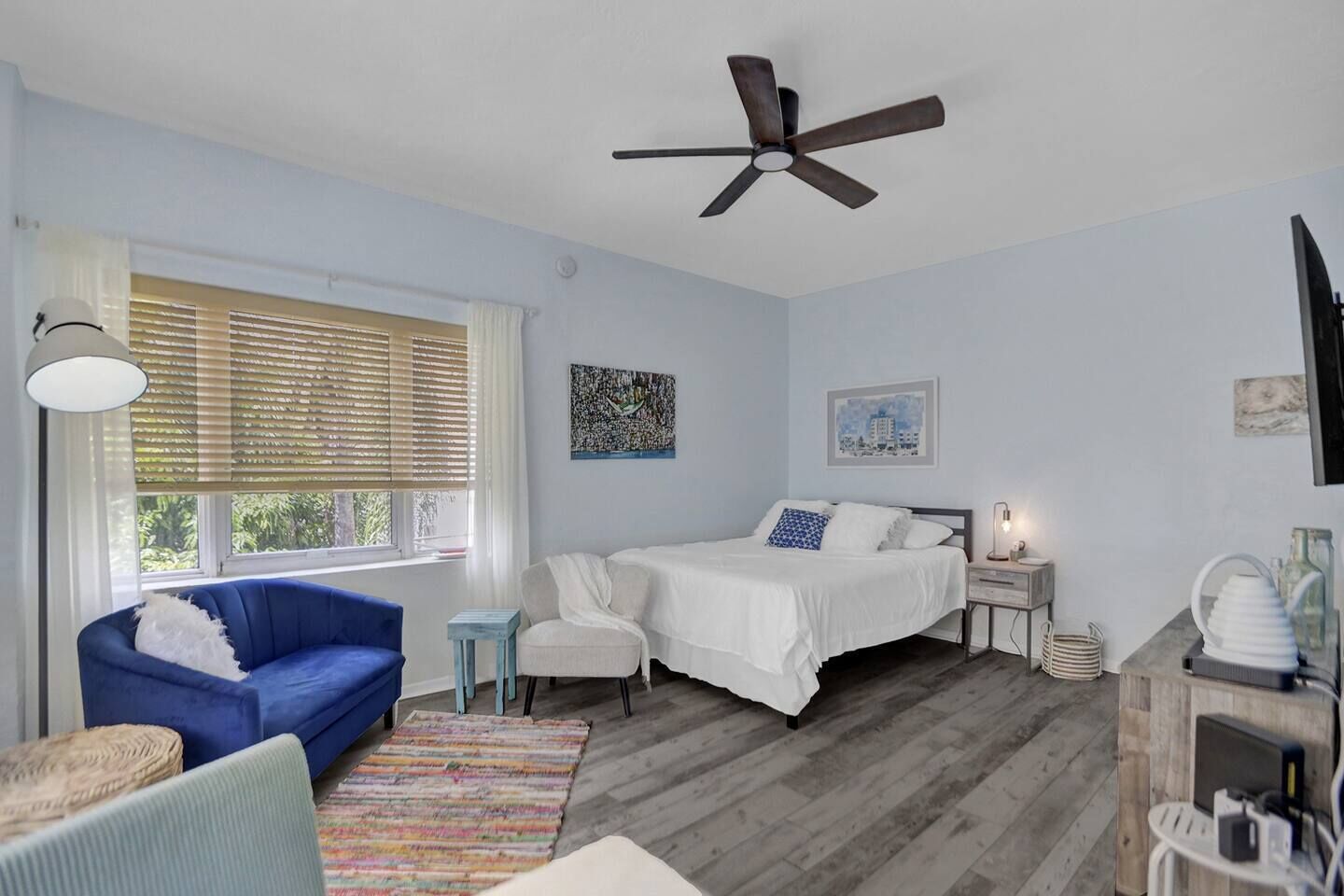 Charming Studio close to Beach and Collins Avenue!
