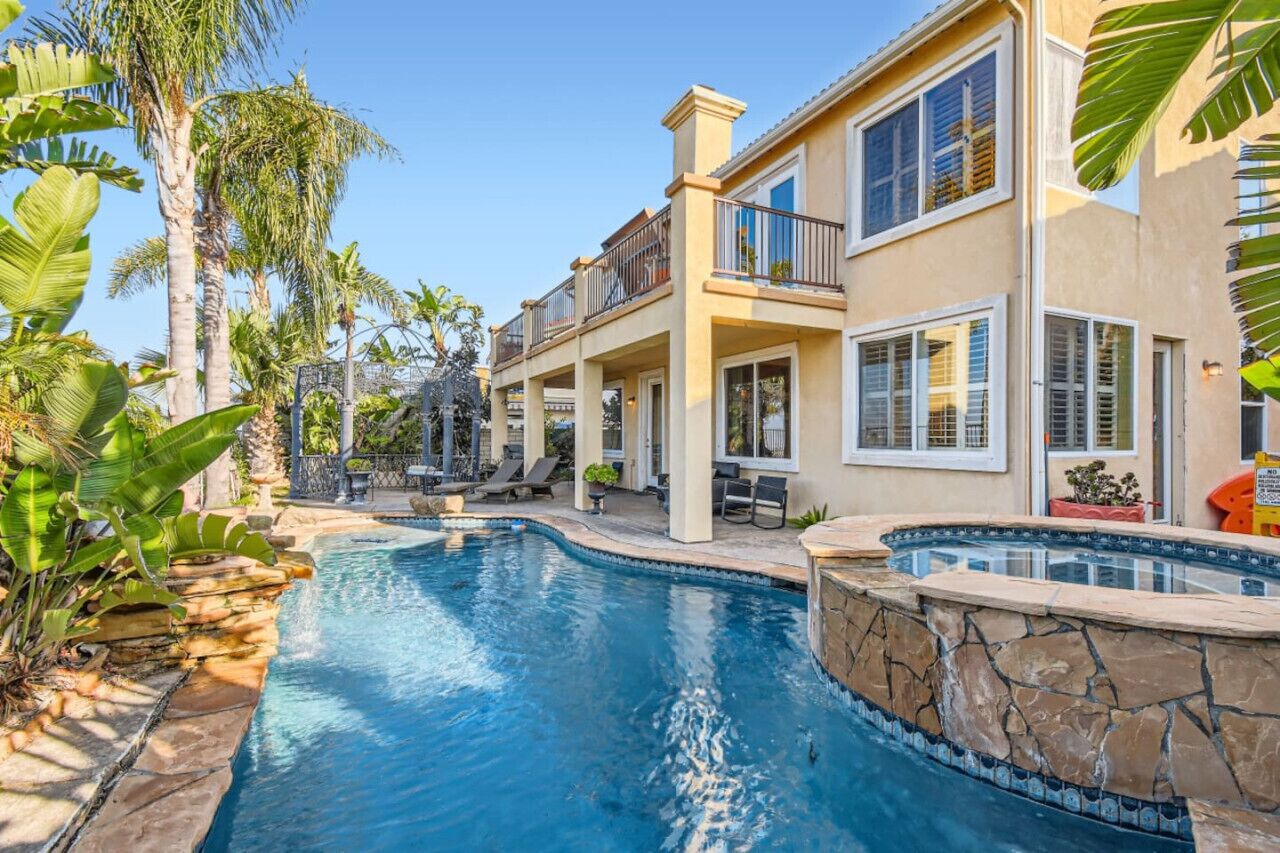 Ocean’s Edge Luxury Retreat + Ocean Views + Pool