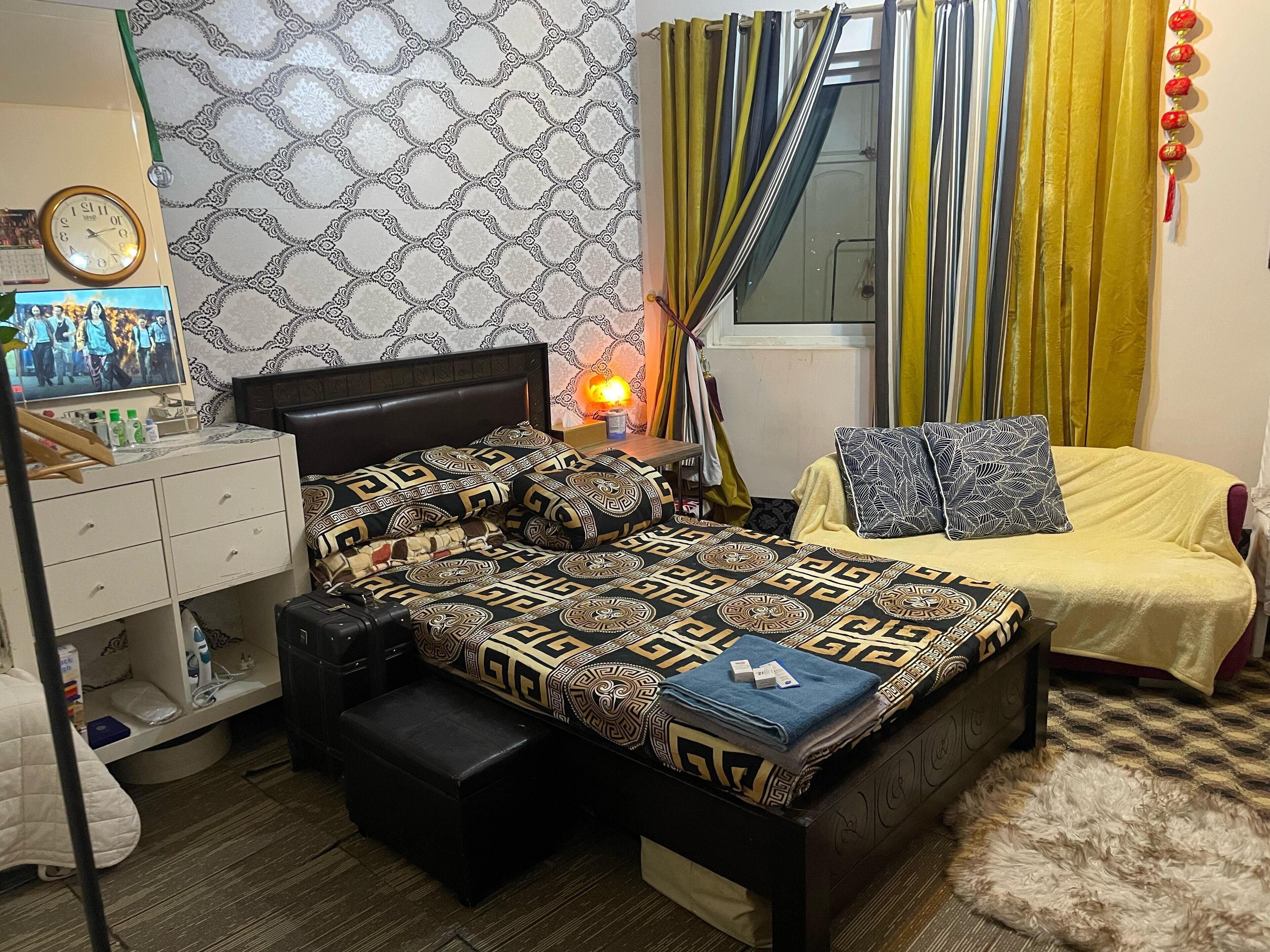 3Mins from Salahuddin Train Station
10mins from DXB Airport