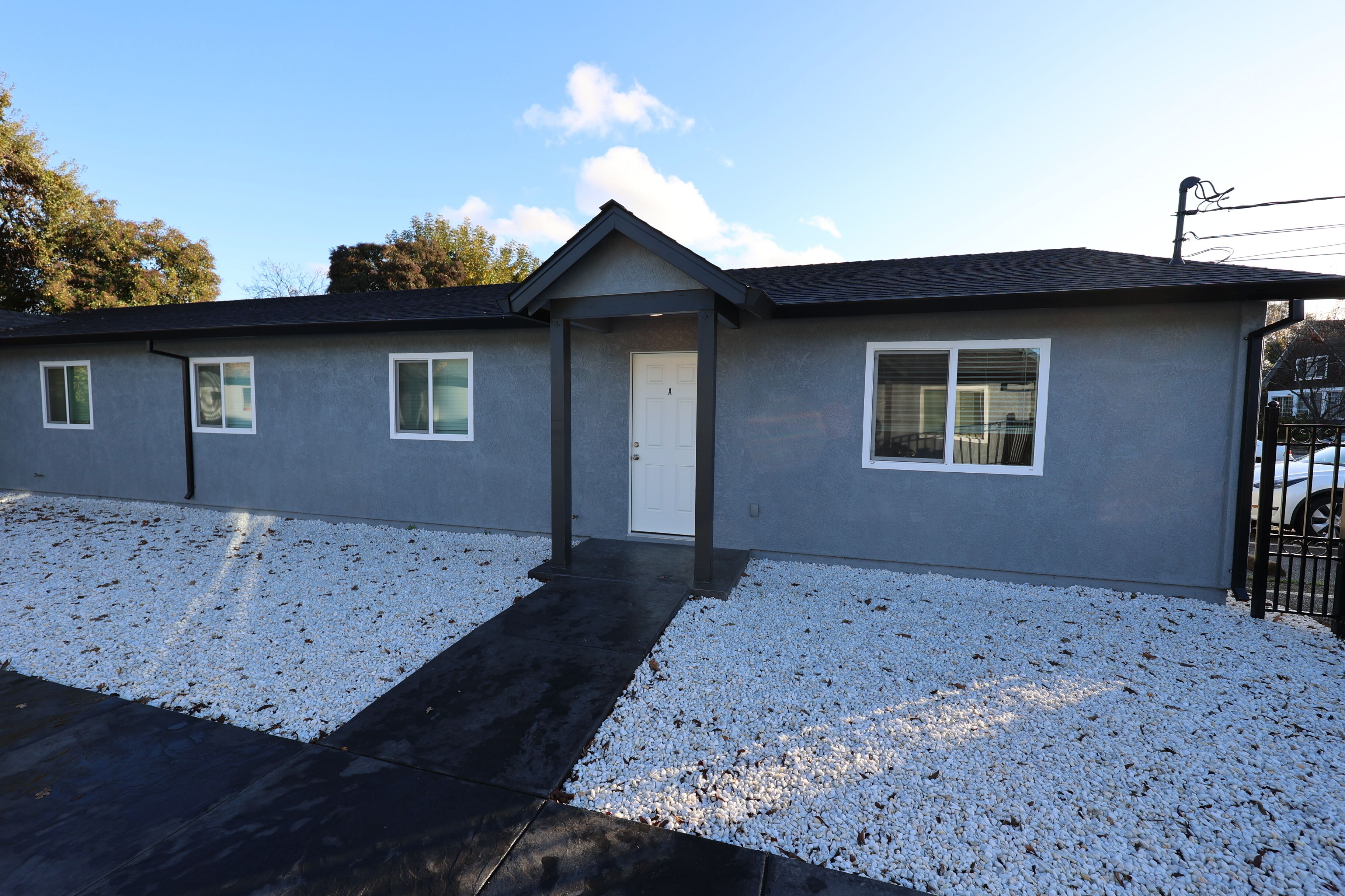 Newly Remodeled Duplex Delite Walking Distance from Down Town Yuba City