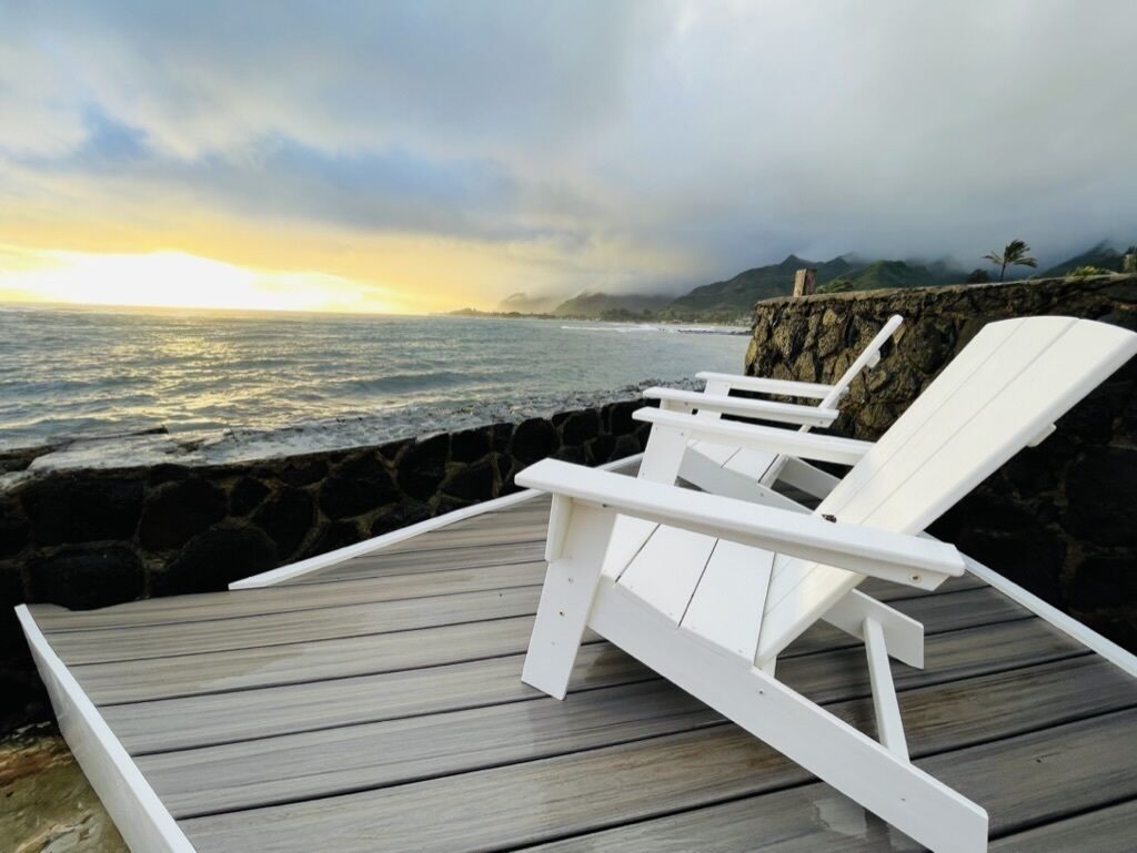 Mai Tide: New N Shore Oceanfront Studio, AC, 30 Day