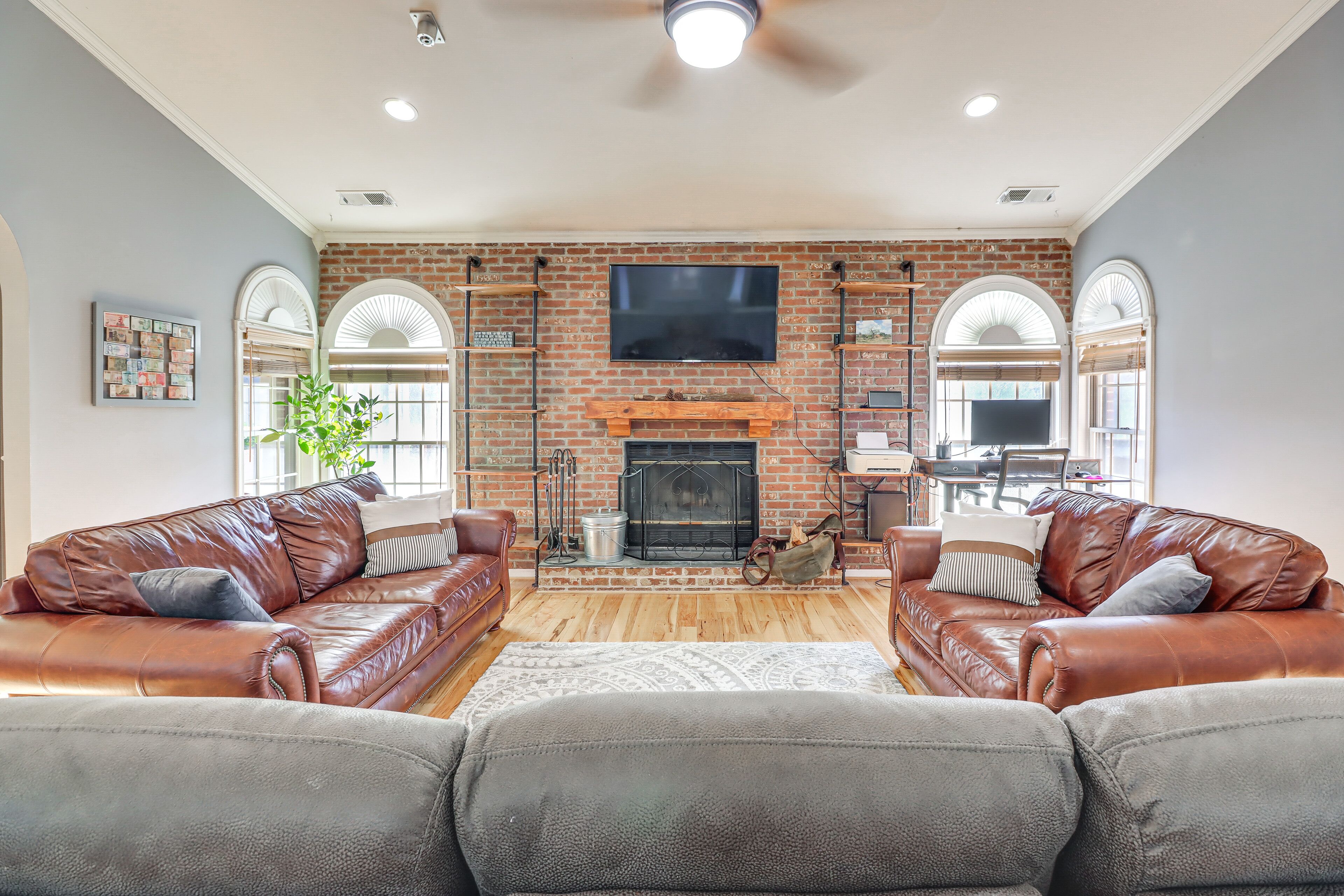 Upper Marlboro Home on 1 Acre: Office & Home Gym!