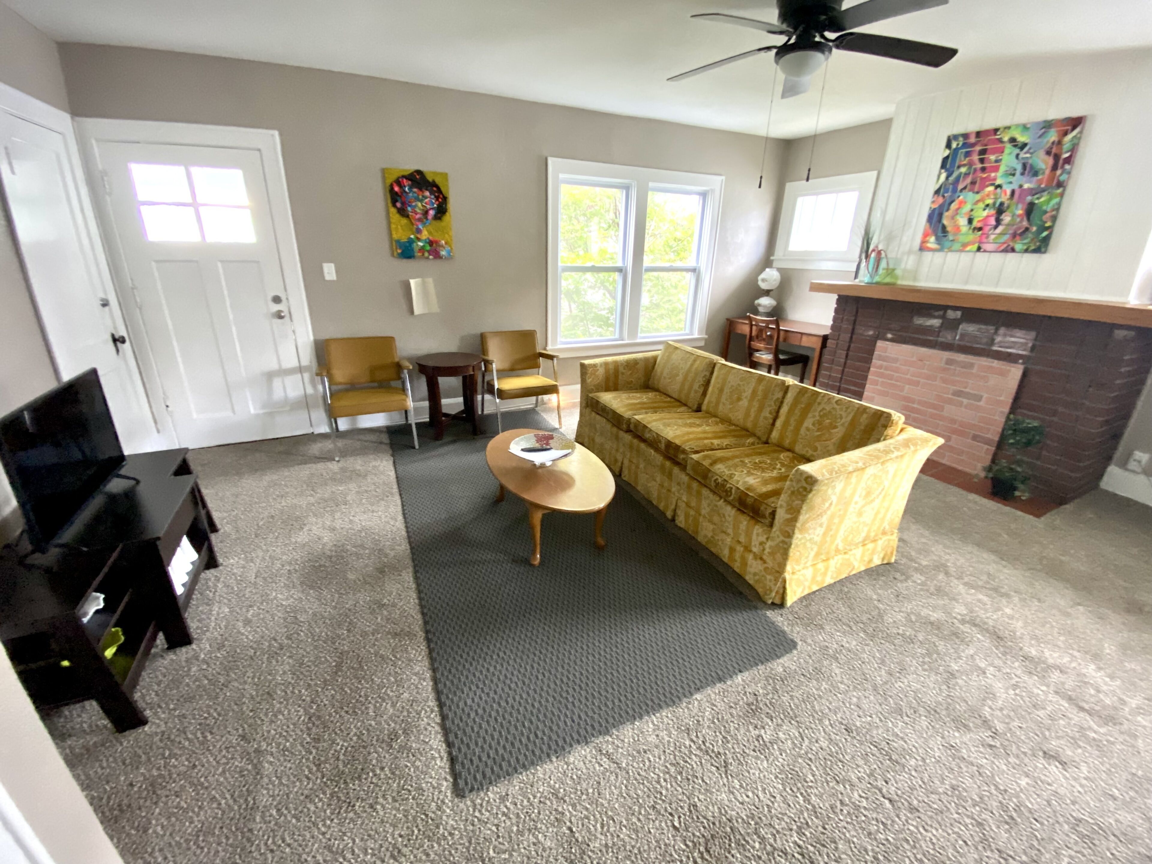 Delightful Duplex Apartment in Library Village