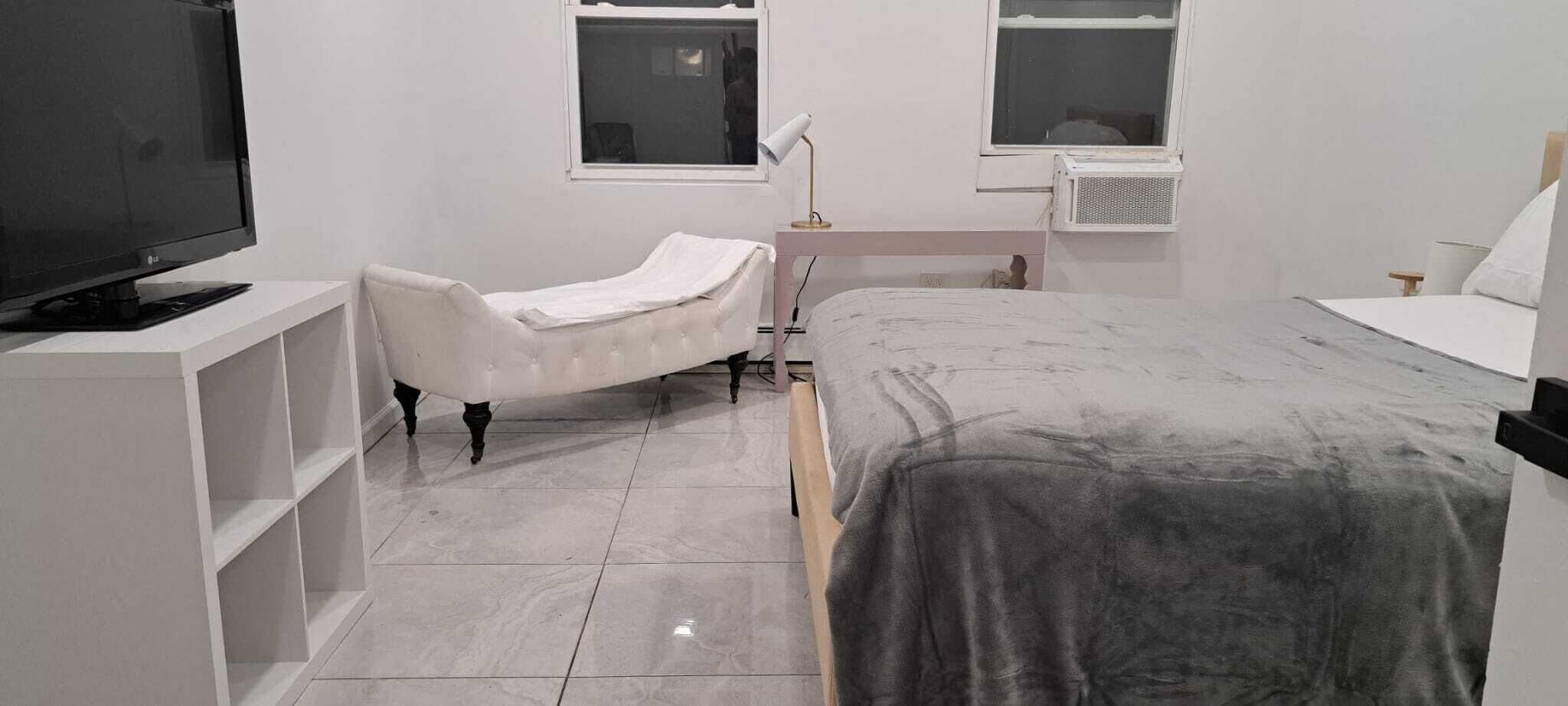 NYC near, groups welcome, marble floors