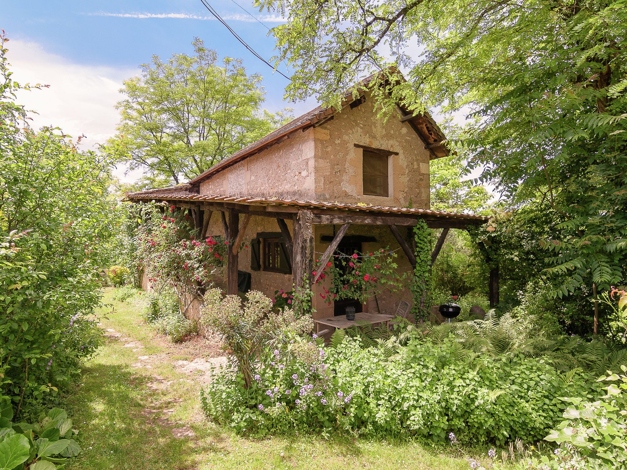 Cottage in Les Eyzies-De-Tayac-Sireuil with pool