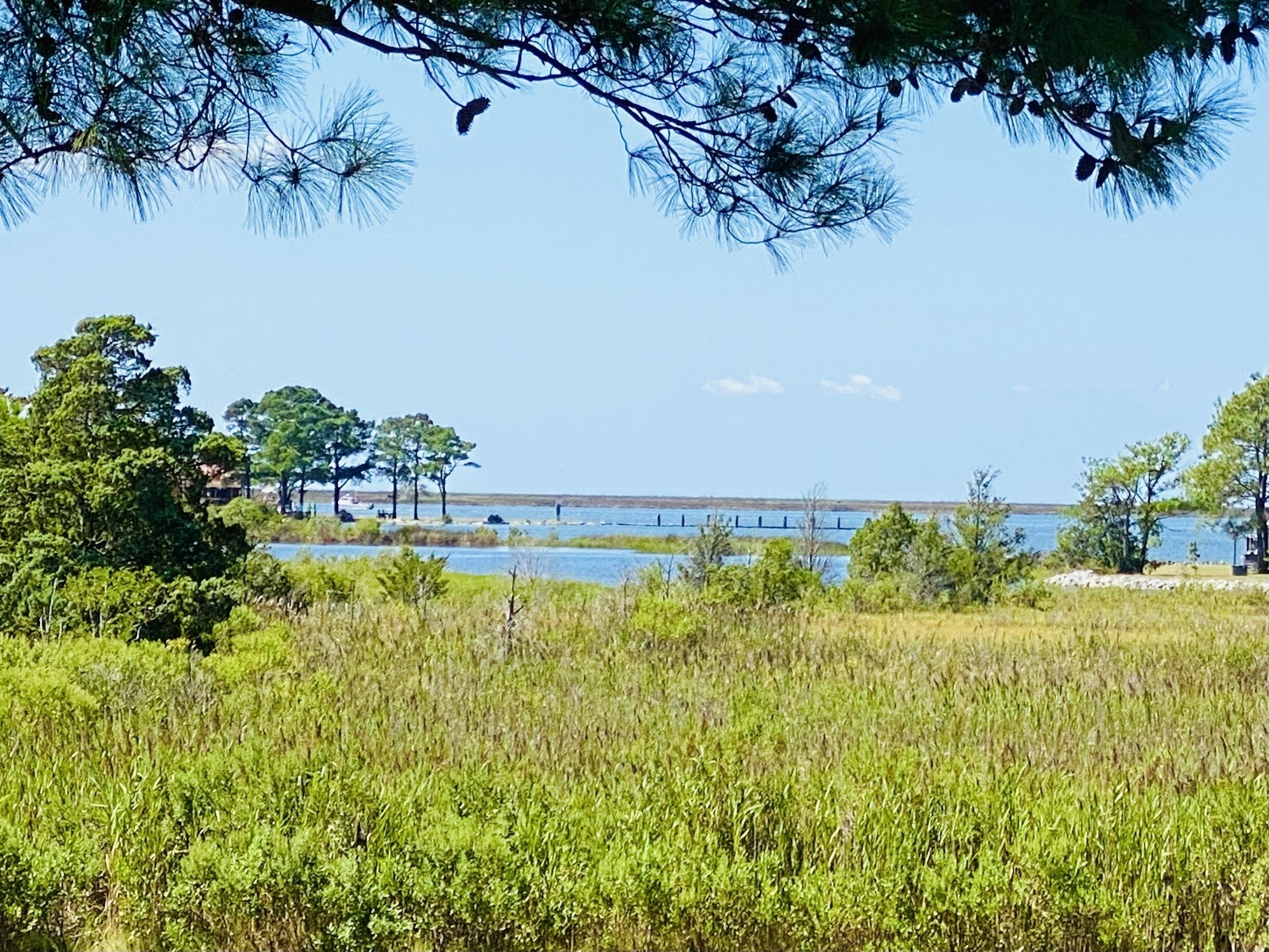 HOUSE OF BLUES COZY APARTMENT with WATER VIEWS & AMAZING SUNSETS-JUST REMODELED!