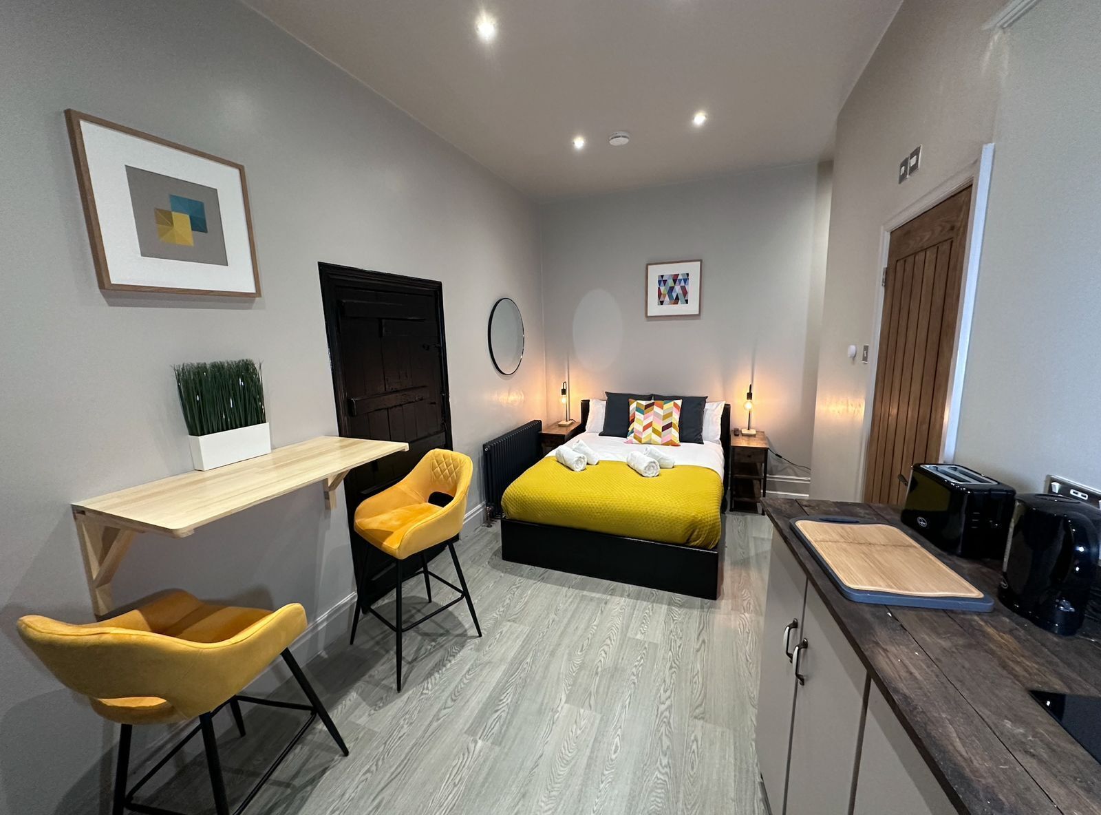 Seabiscuit Studio by Stone Pit Apartments