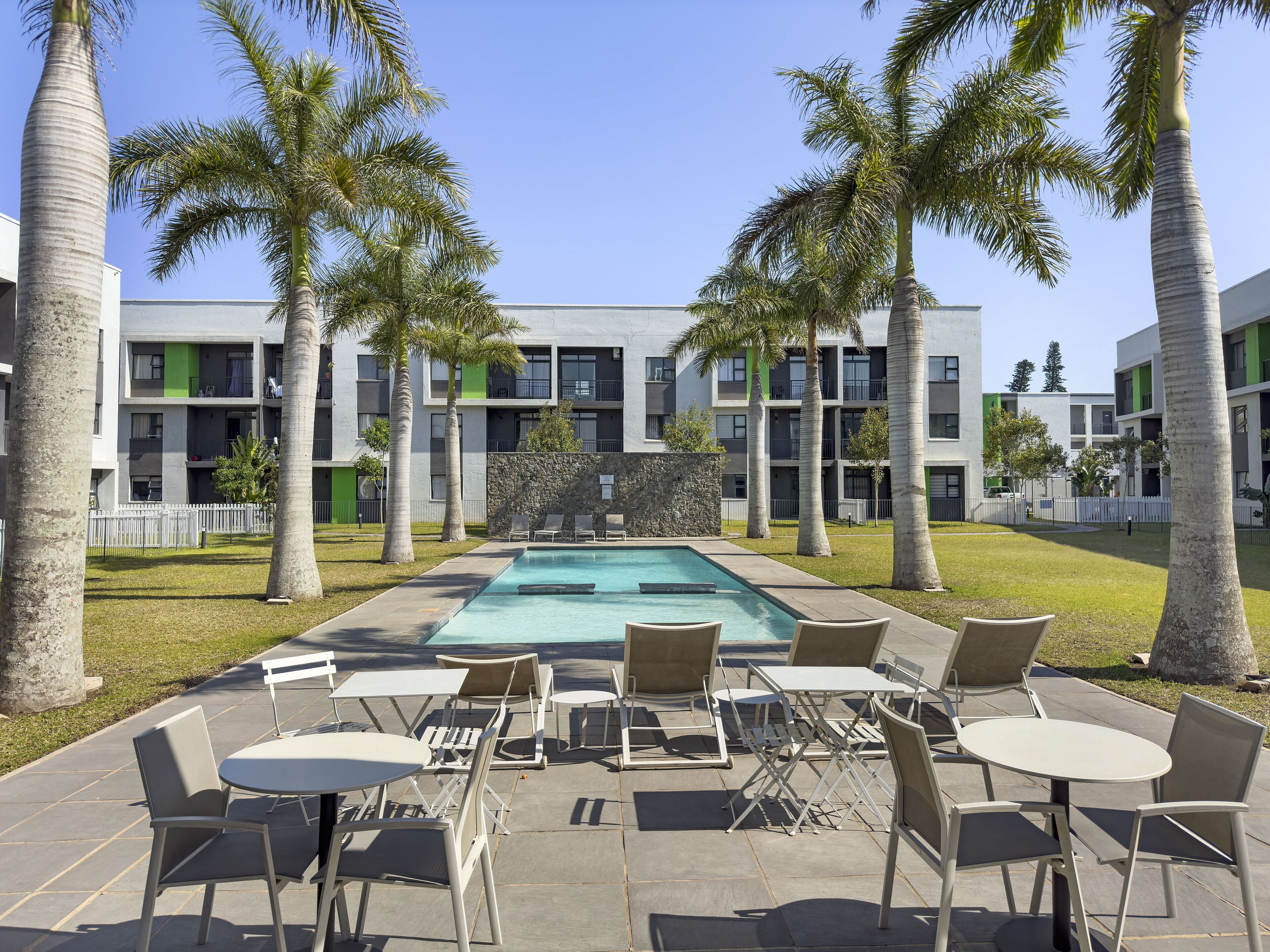 Ballito Groves 206 - Two Bedroom Apartment, Sleeps 4