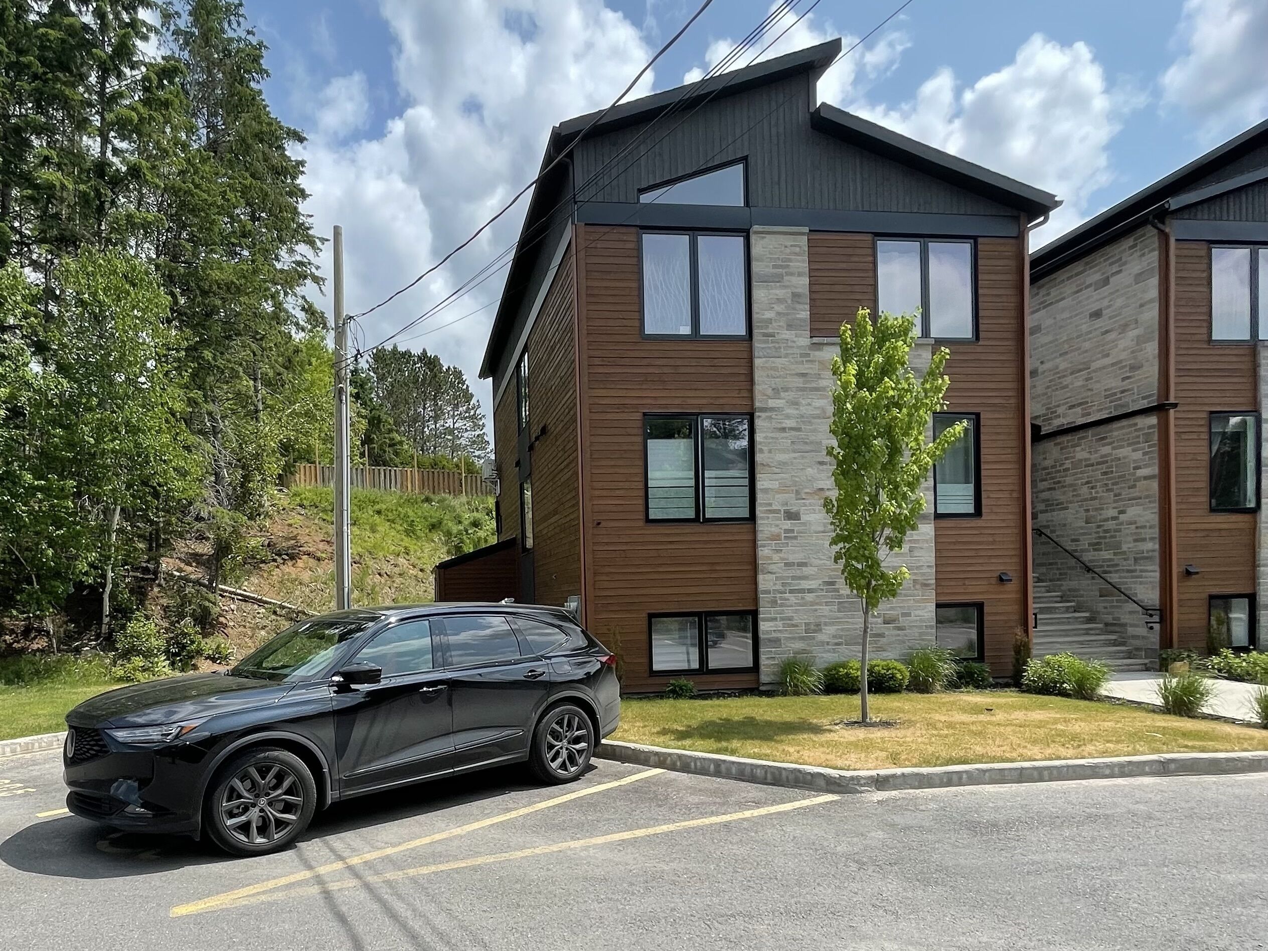 Fully furnished and equipped 2 BDRM Condo near SKI SLOPES
5 min walk to downtown