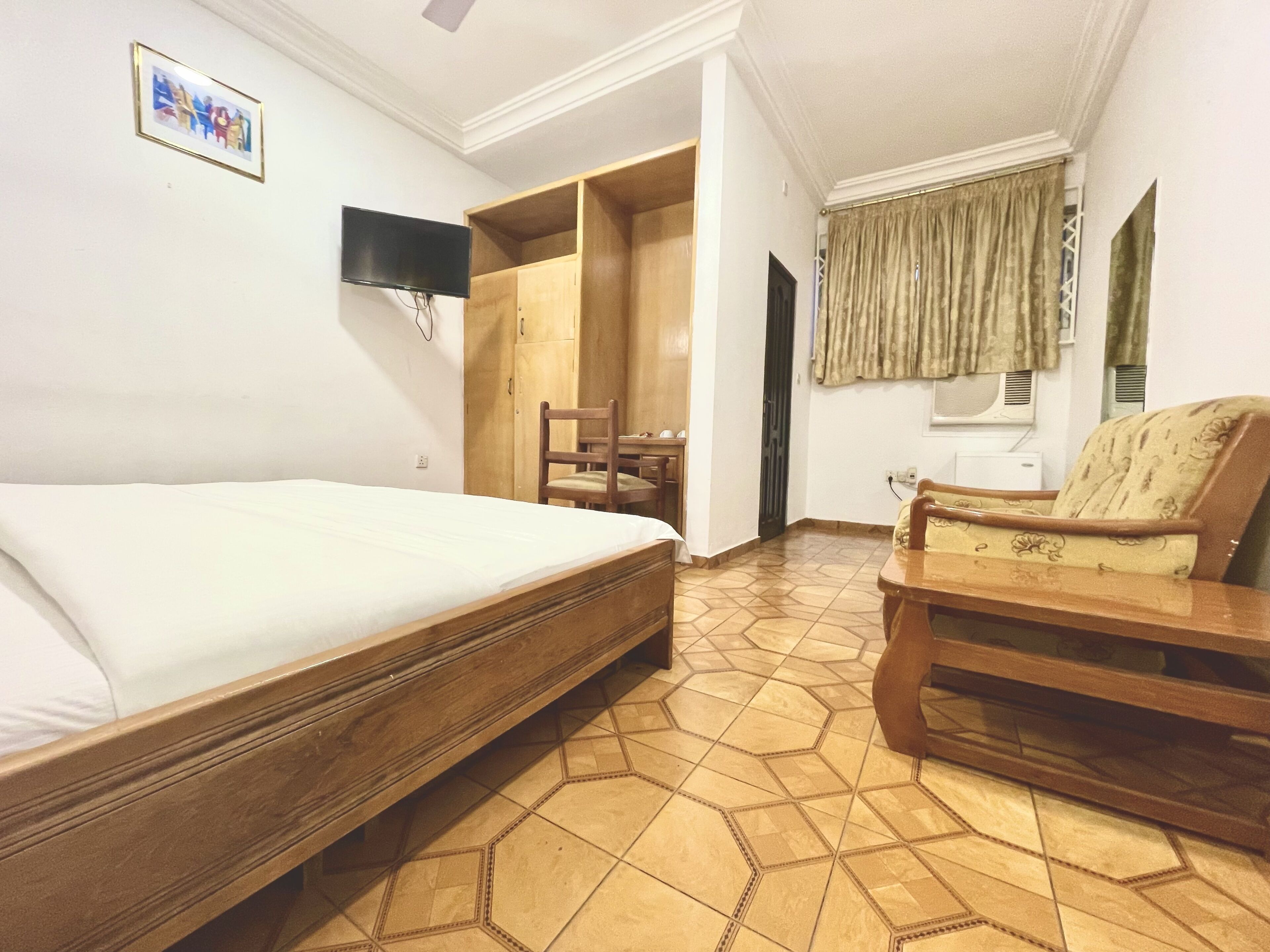 Crown Premier Hotel