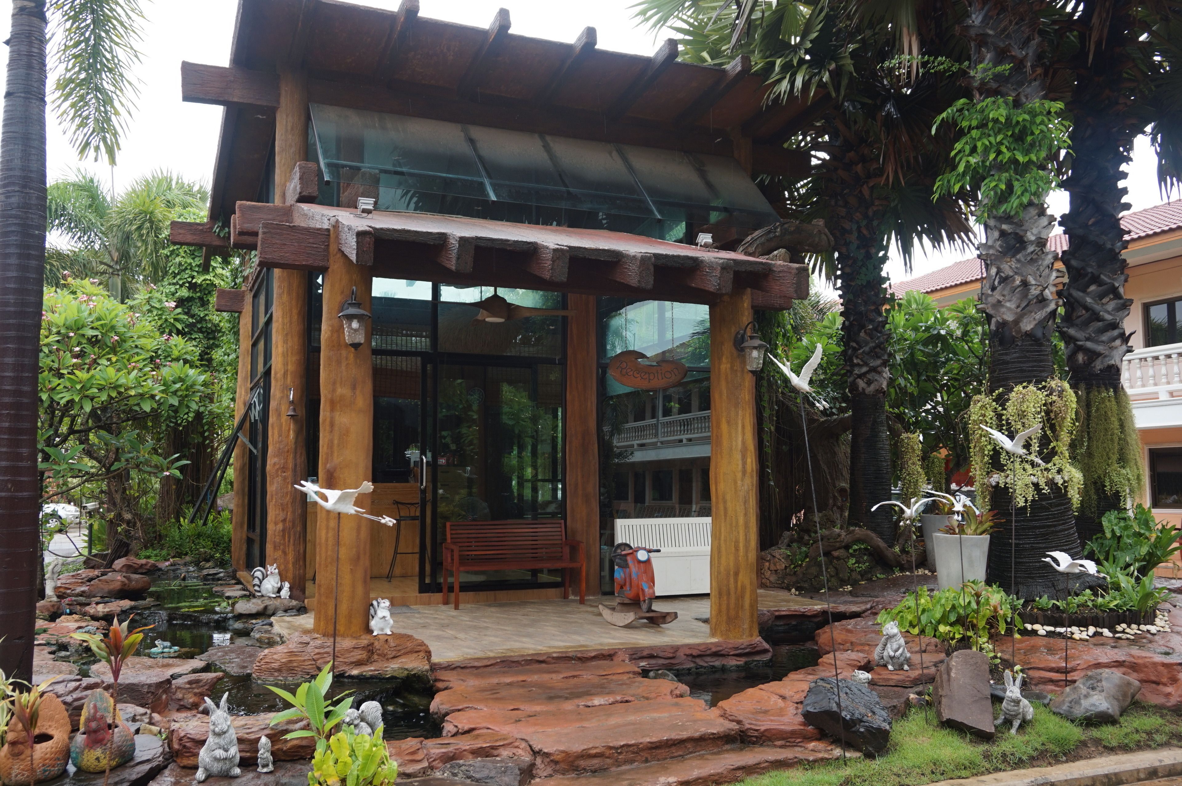 Porntip Resort