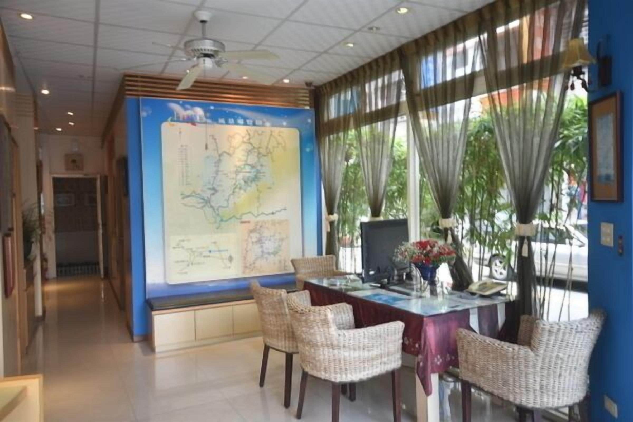 Sun Moon Love Hotel