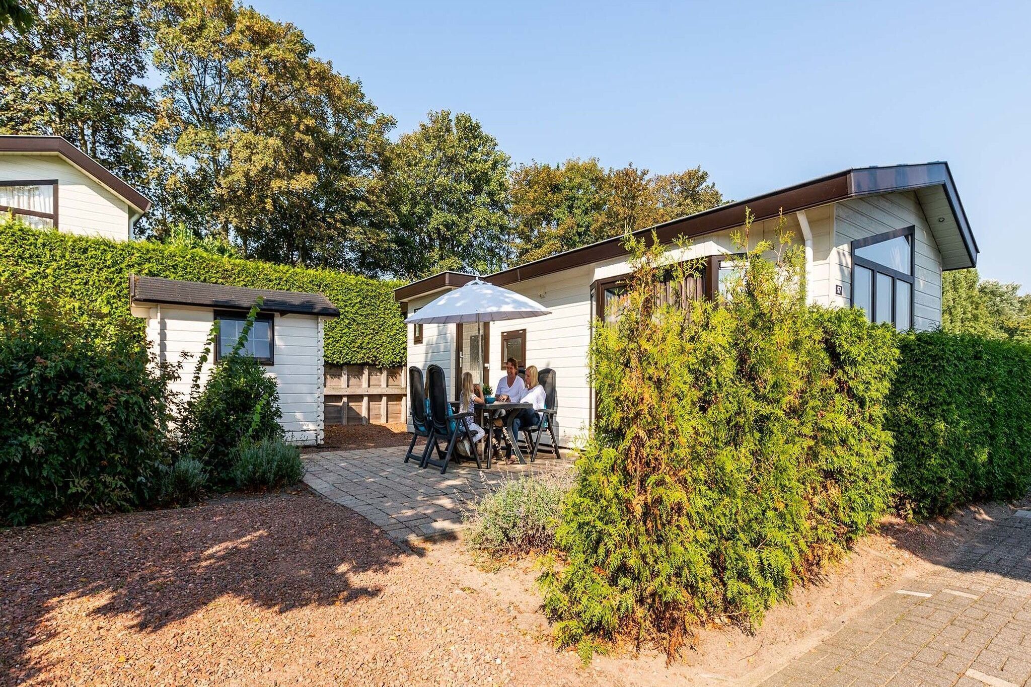 Well-kept chalet with dishwasher in Noordwijk