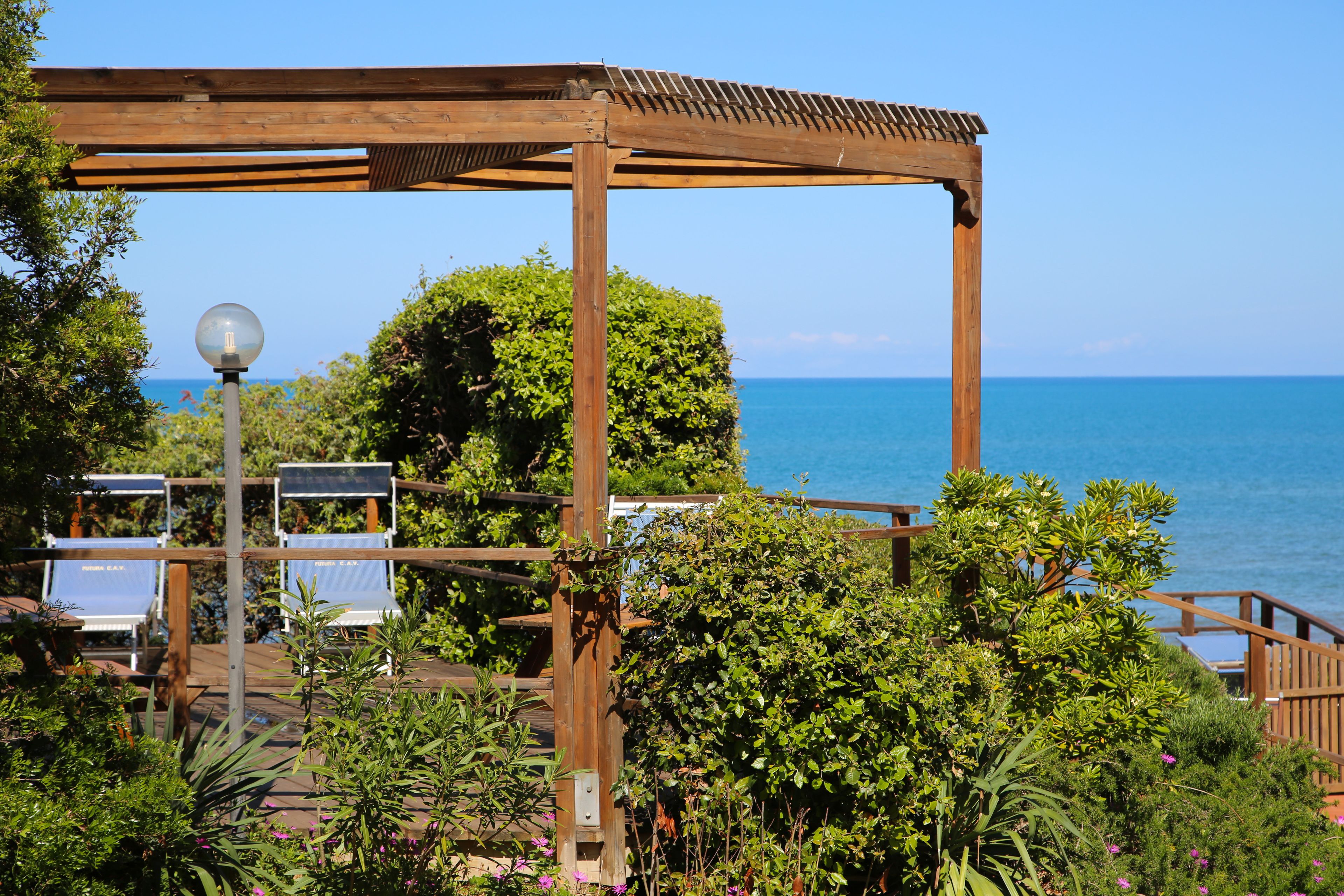 Sea view and ground floor Apartments le Dune