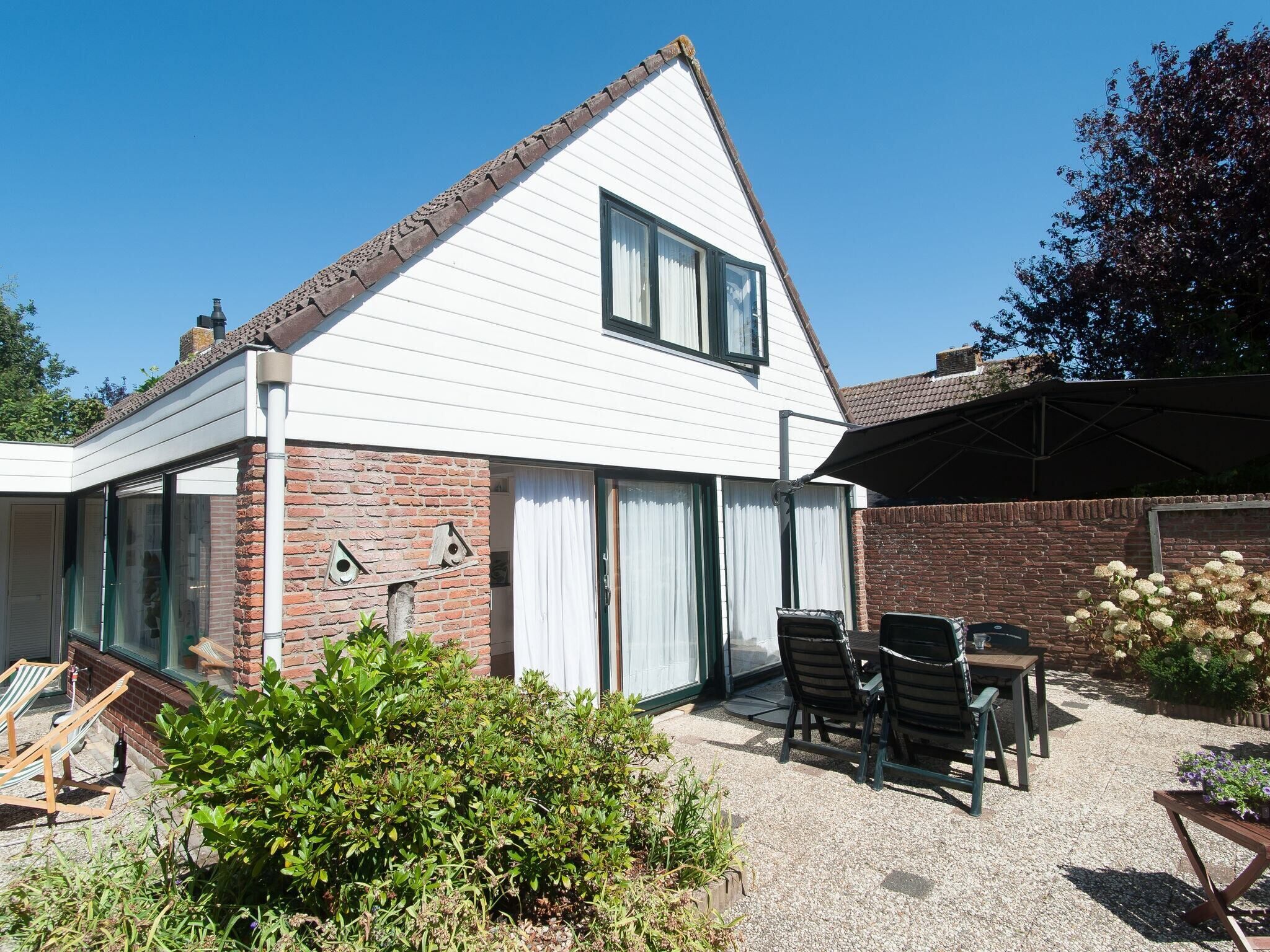 Attractive holiday home in Noordwijkerhout with garden