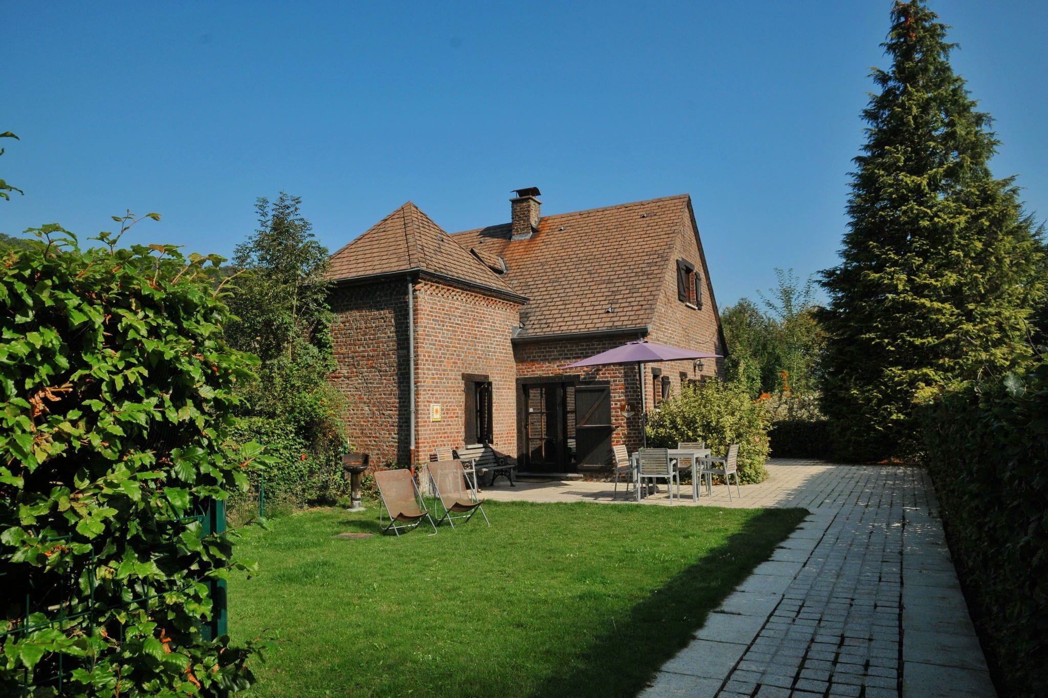 Inviting holiday home in Durbuy with fenced garden