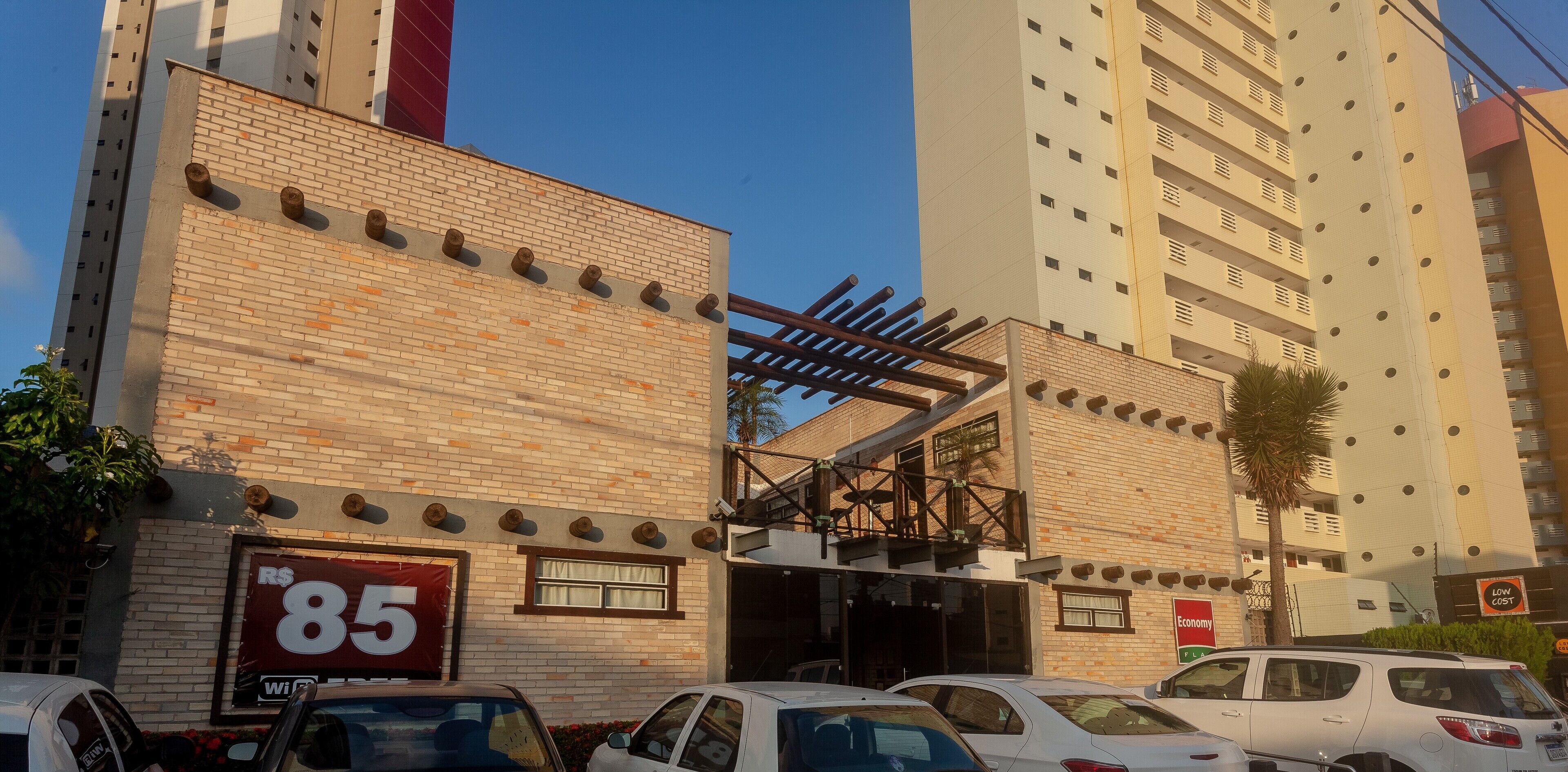 Economy Flat