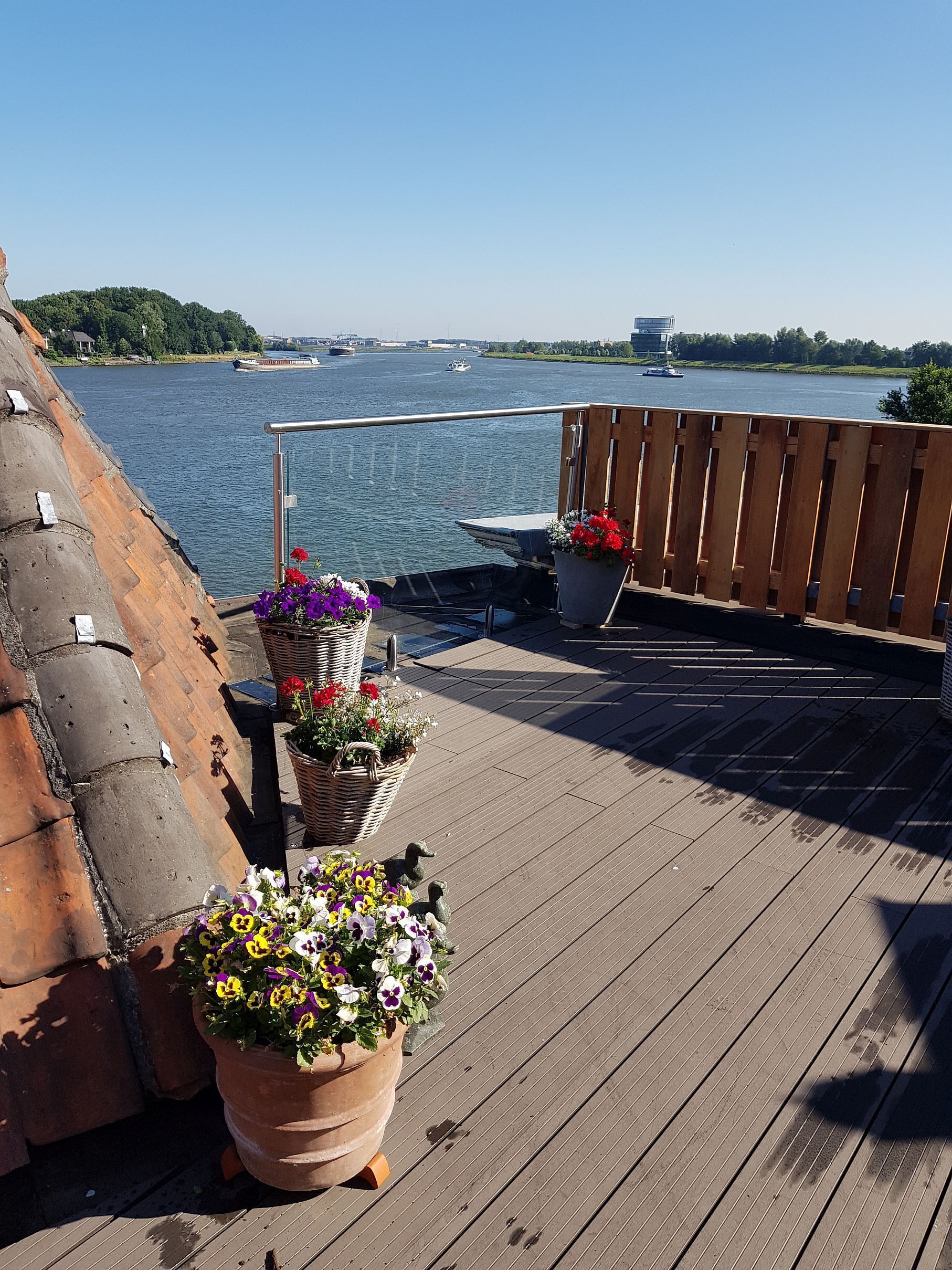 All Exclusive Top Loft studio with Roof Terrace (1-3p)
