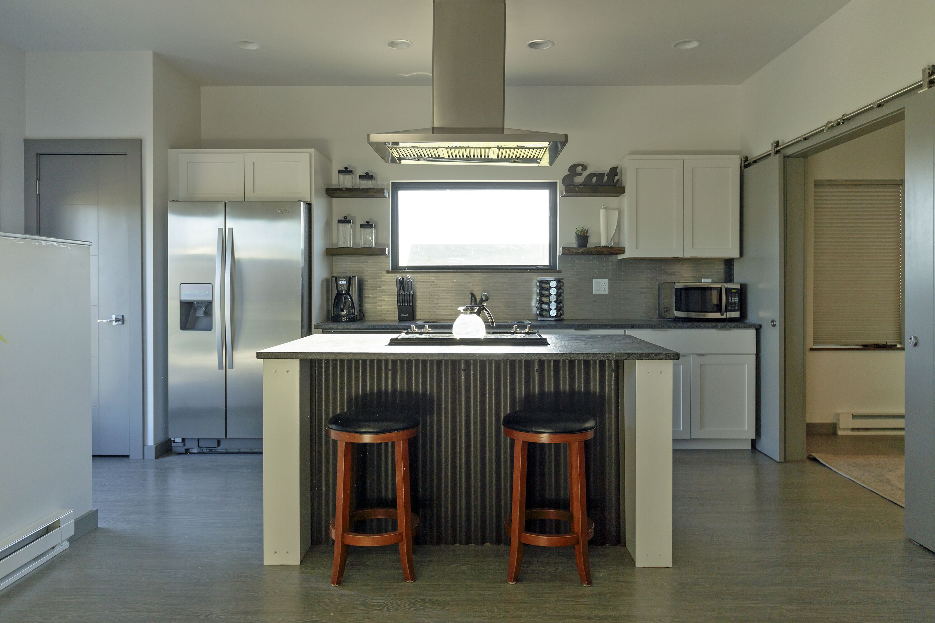 Peaks View Suite-Modern apartment in central Bozeman