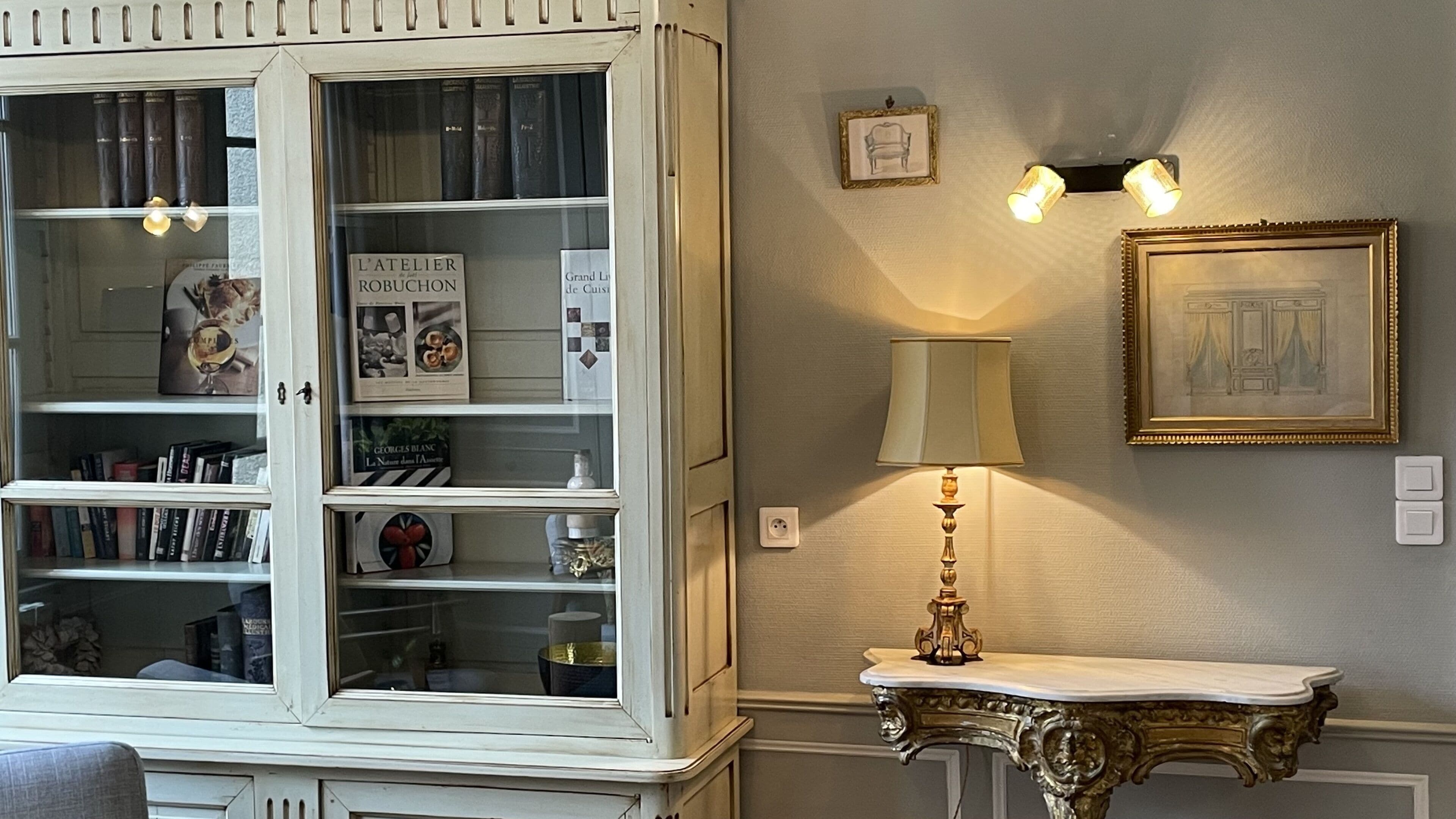CHARMING APARTMENT FOR 6 PEOPLE IN THE HISTORICAL CENTER. PRIVATE PARKING