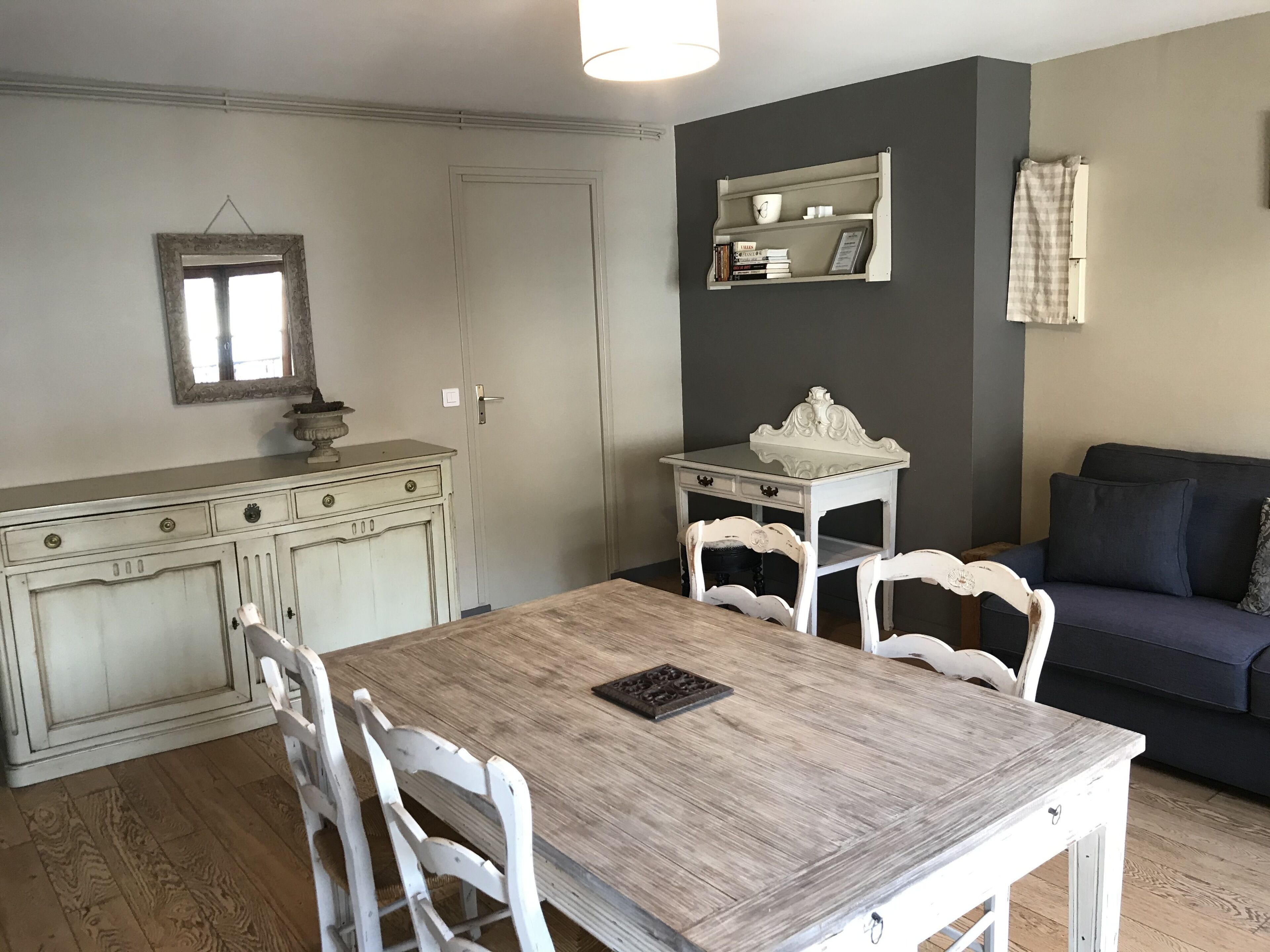 Honfleur. 4 PEOPLE. LUMINOUS. PERFECT LOCATION. PRIVATE PARKING. FREE WIFI