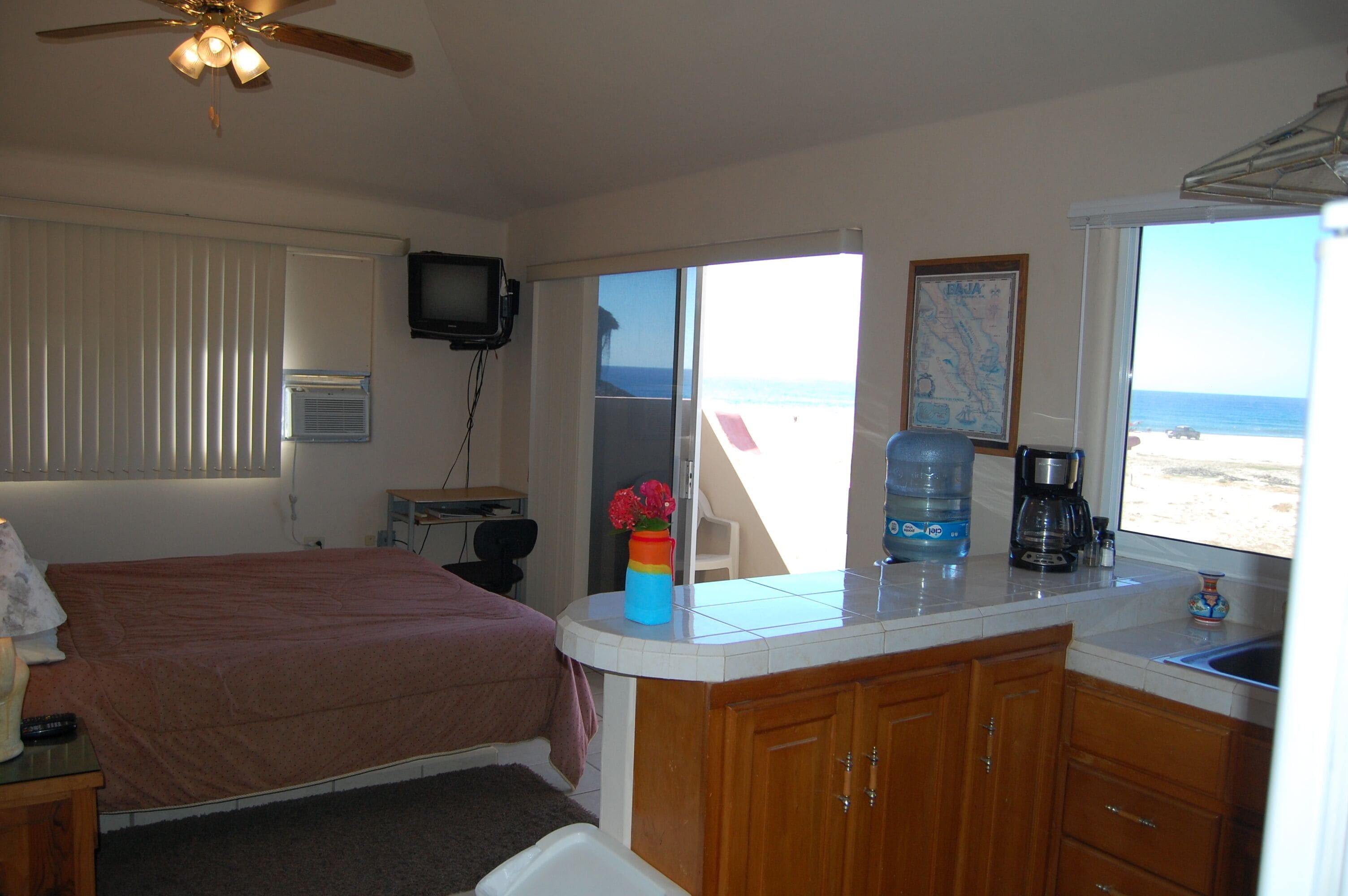 Beachfront Penthouse w/ Surf, Hot Tub & Pool