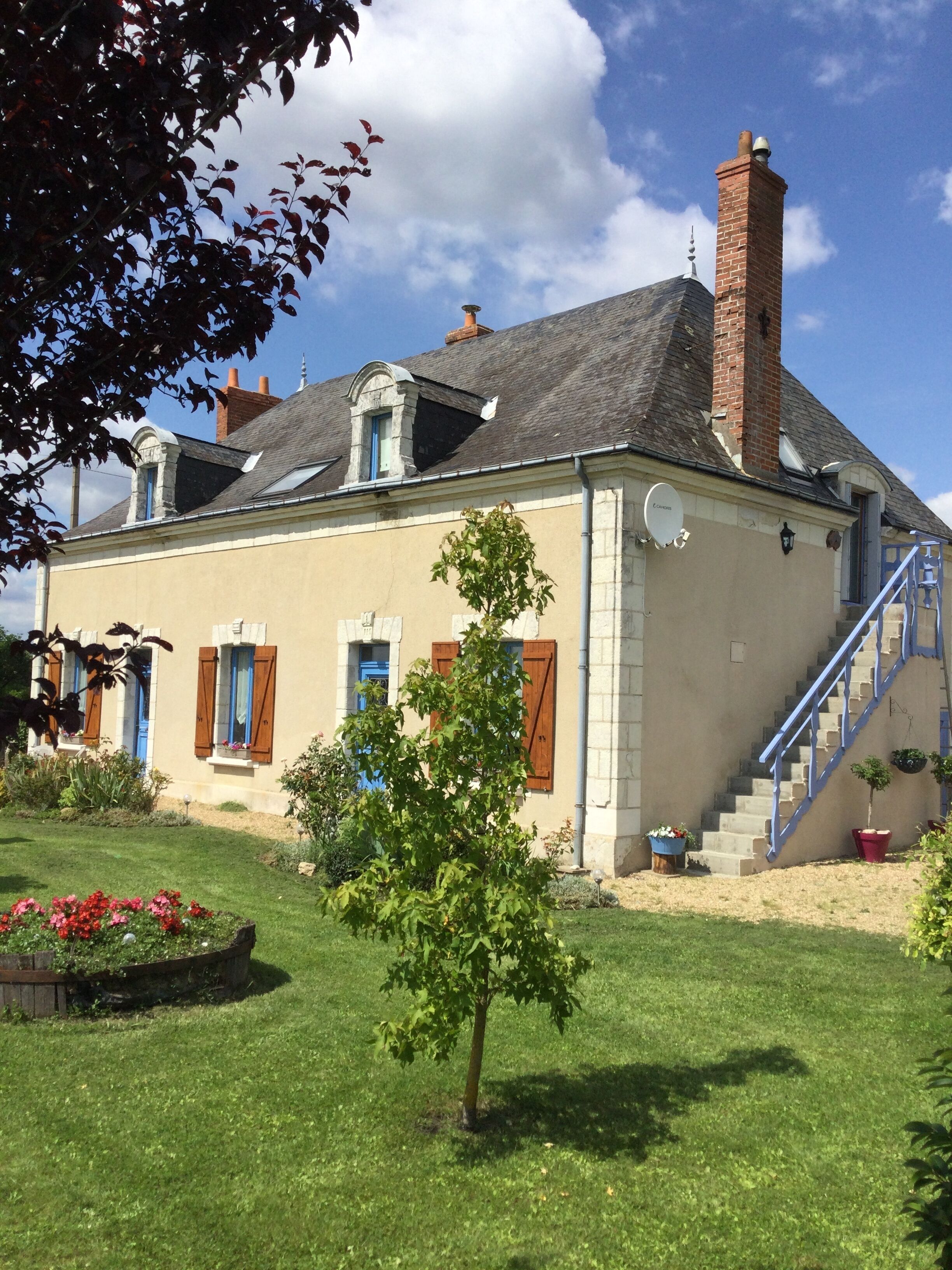 Delightful Upstairs Apartment in the Beautiful Rural Countryside of the Loire.