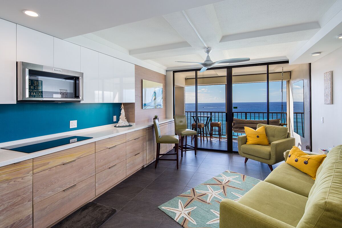 BEACHFRONT PARADISE  - DIRECT OCEAN VIEW - TENNIS, POOL, JACUZZI, A/C, W/D