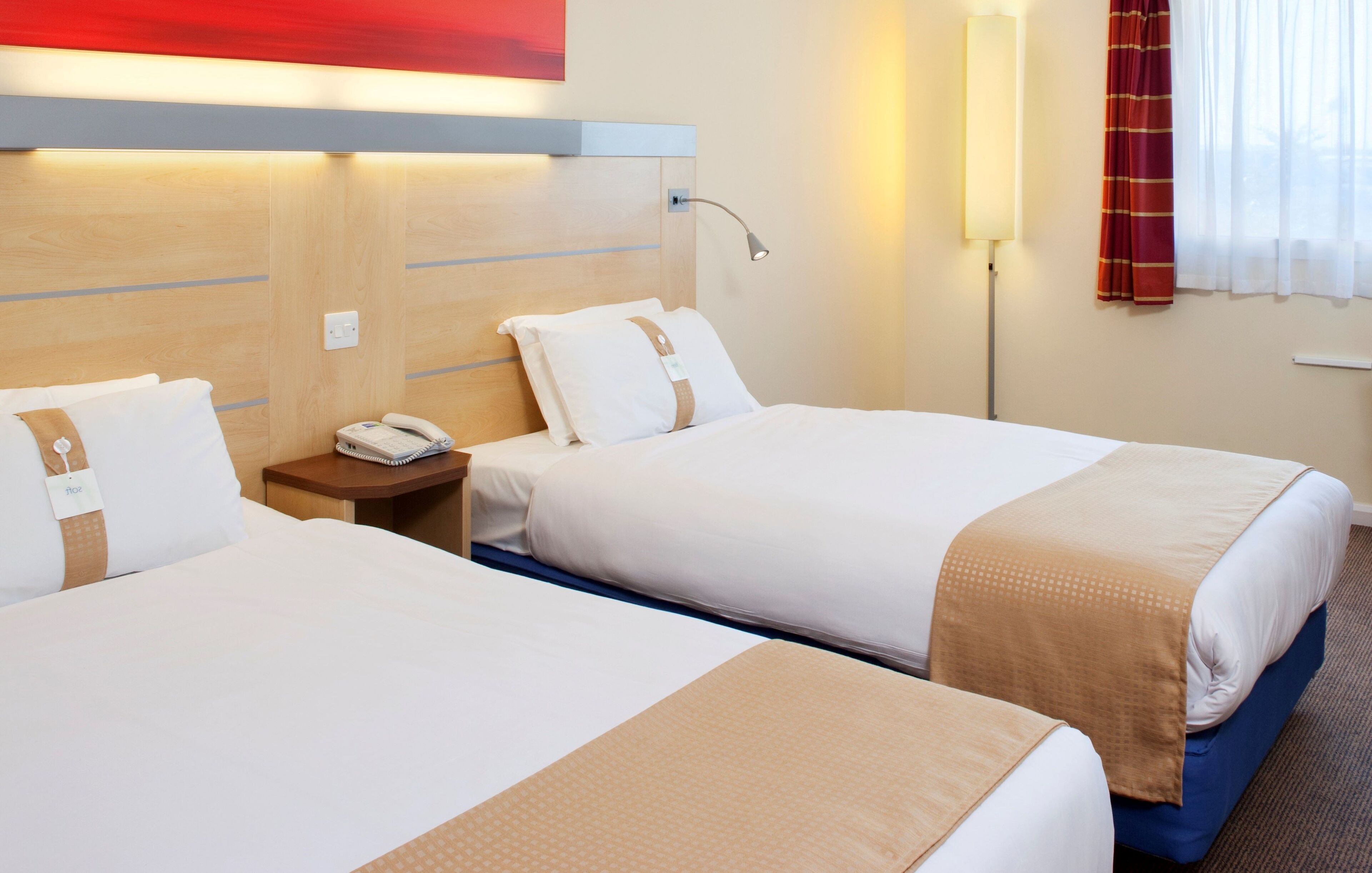 Holiday Inn Express Cardiff Airport, an IHG Hotel
